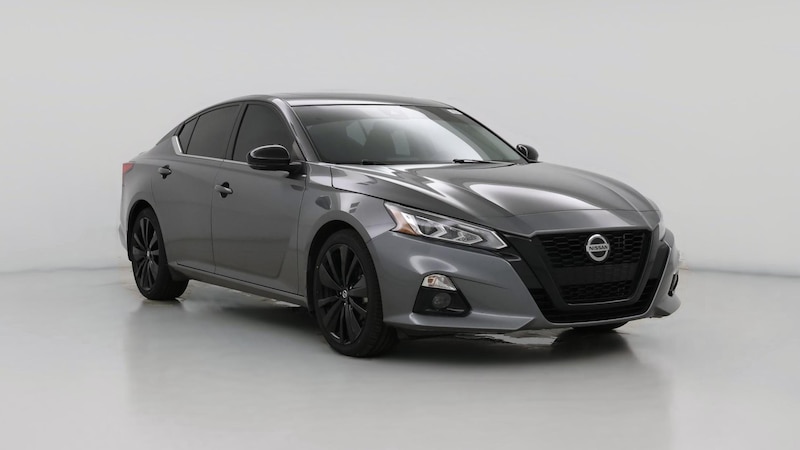2022 Nissan Altima SR Hero Image