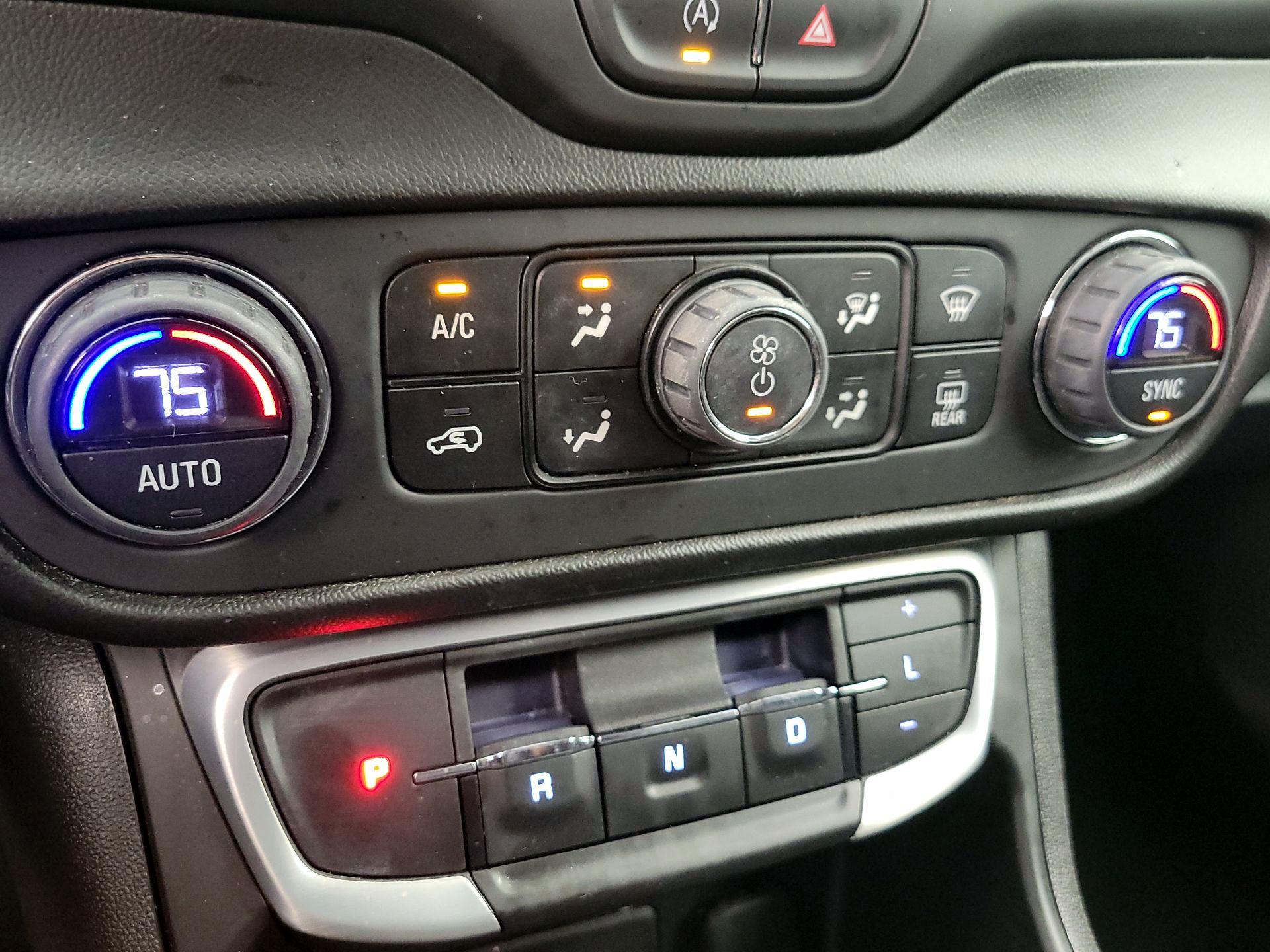 Thumbnail: 2022 GMC Terrain - 16