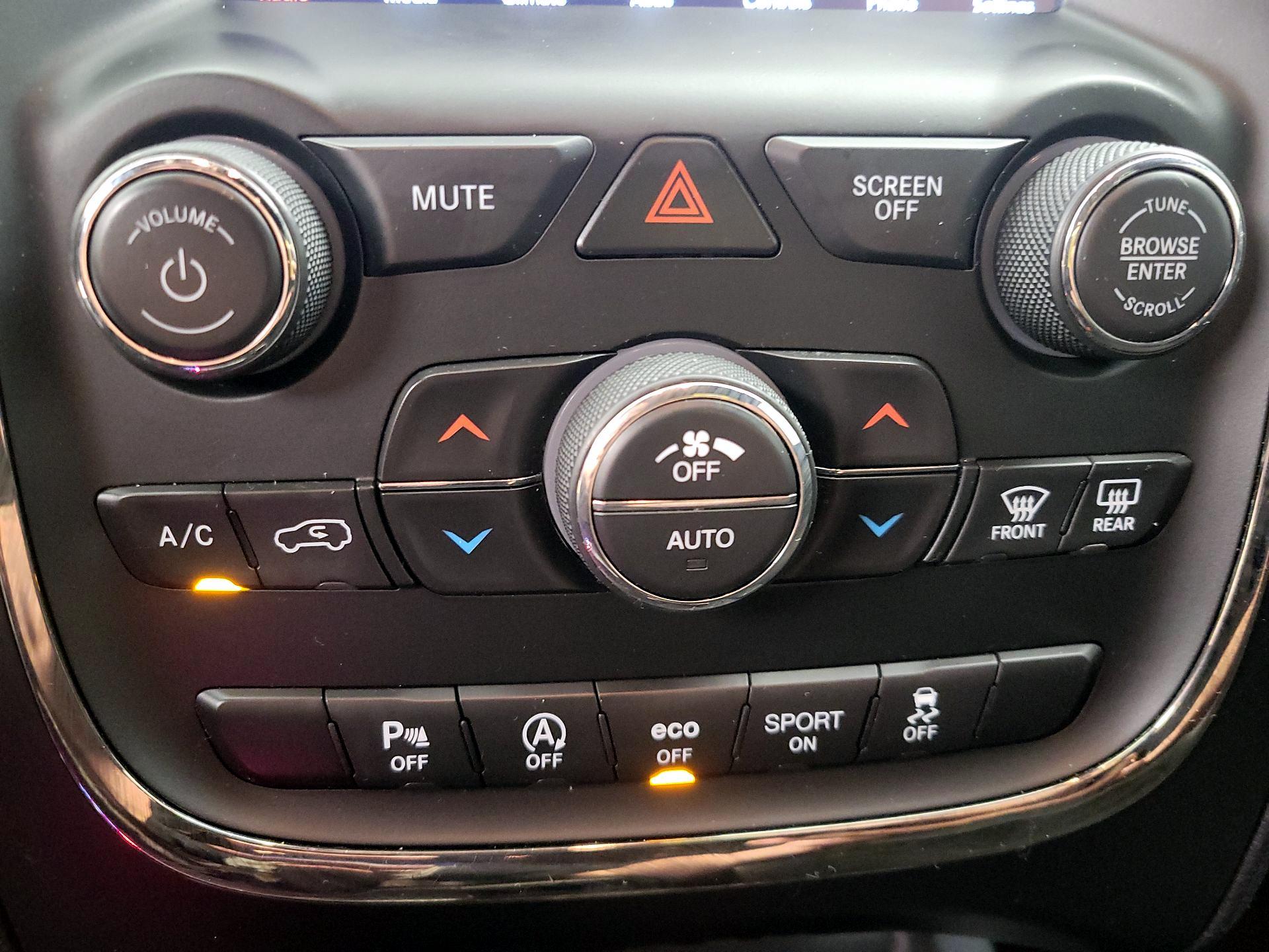 Thumbnail: 2019 Dodge Durango - 16