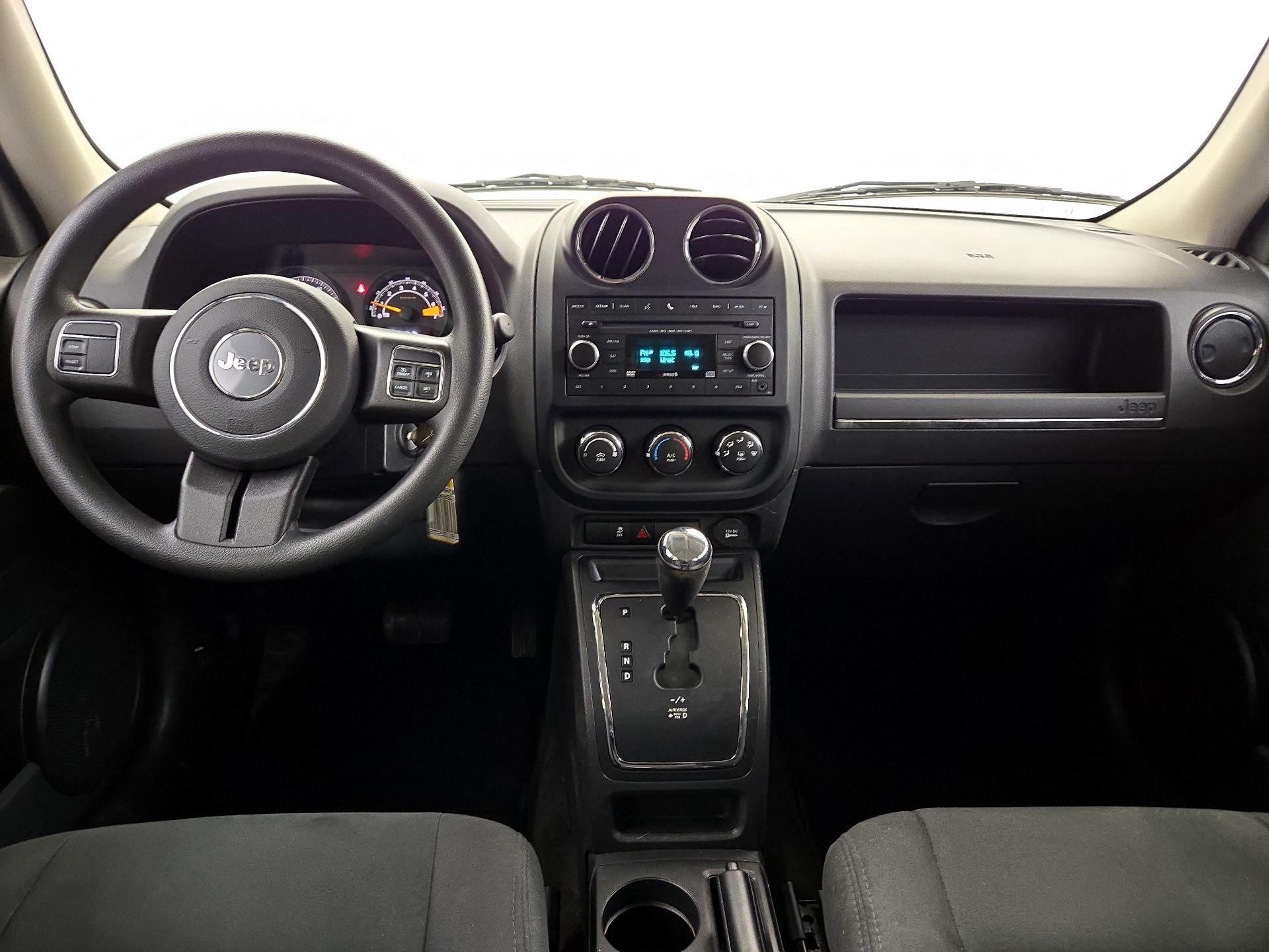 Thumbnail: 2016 Jeep Patriot - 9