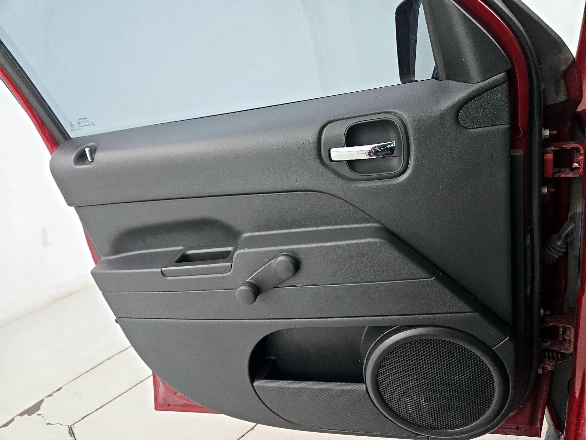 Thumbnail: 2016 Jeep Patriot - 12