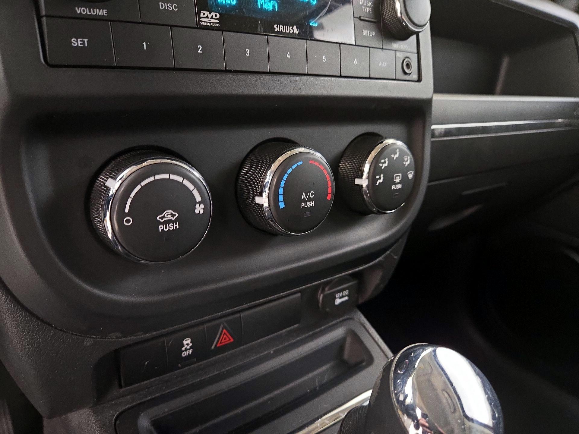 Thumbnail: 2016 Jeep Patriot - 14