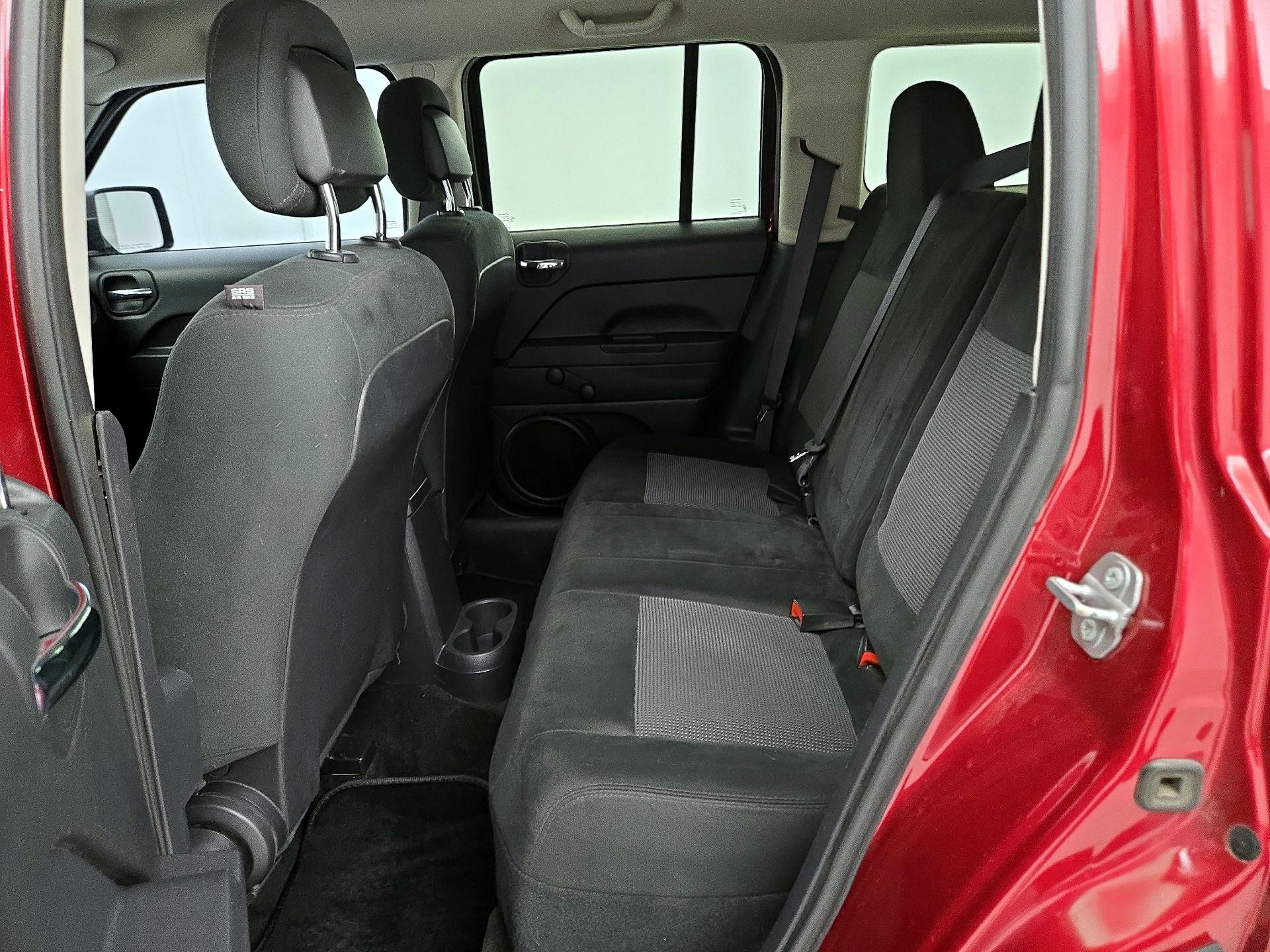 Thumbnail: 2016 Jeep Patriot - 17