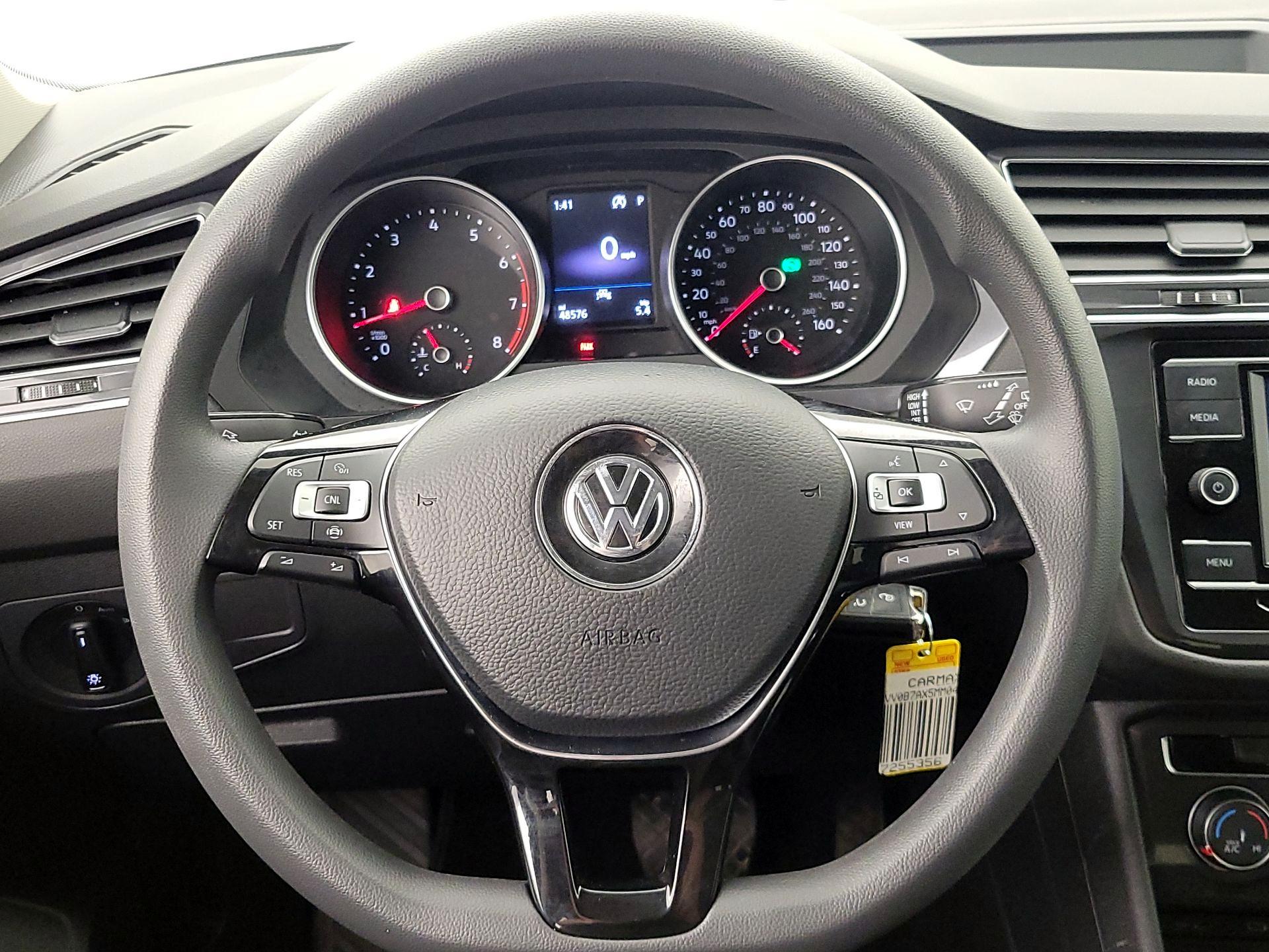 Thumbnail: 2021 Volkswagen Tiguan - 10