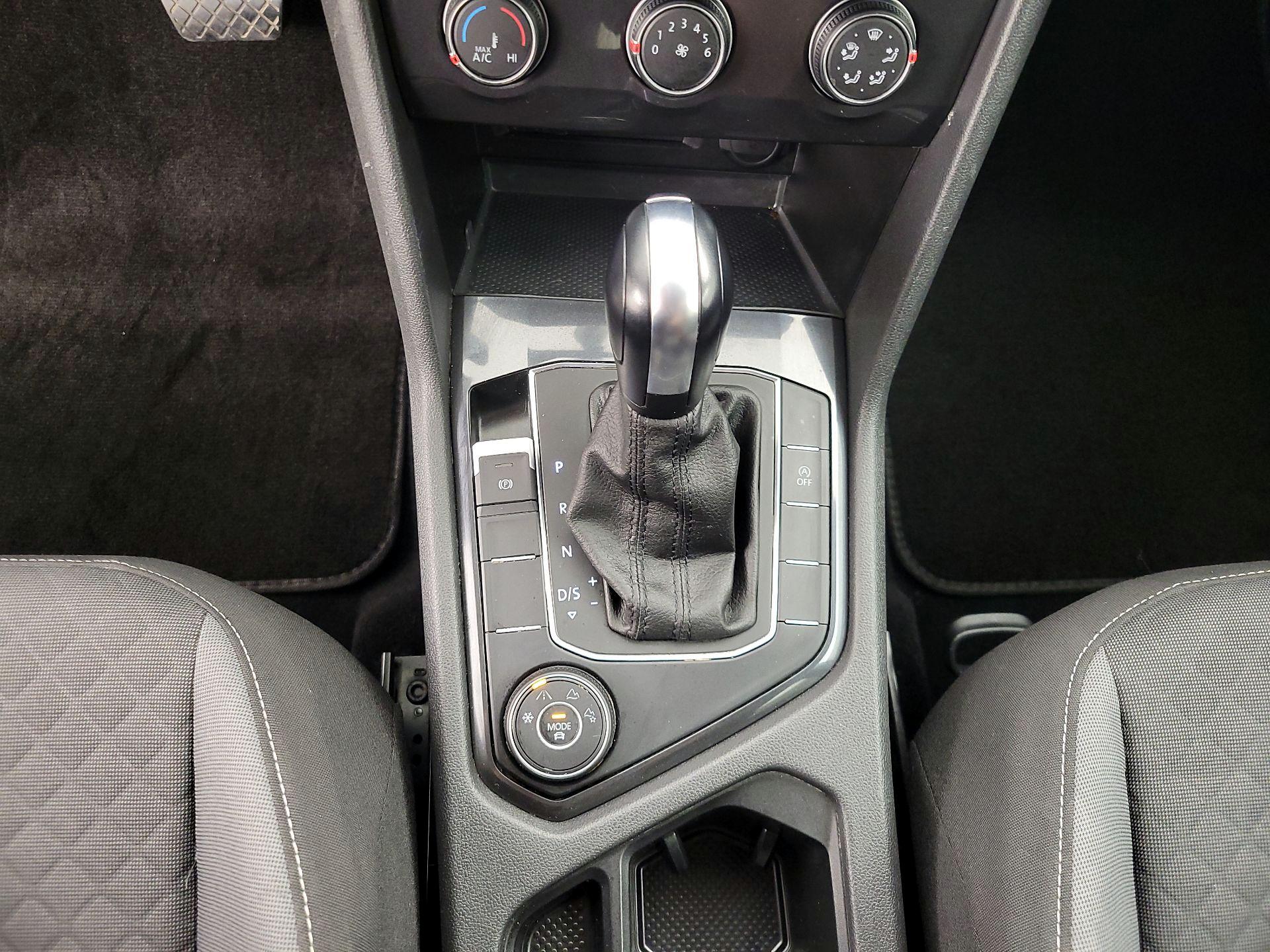 Thumbnail: 2021 Volkswagen Tiguan - 17