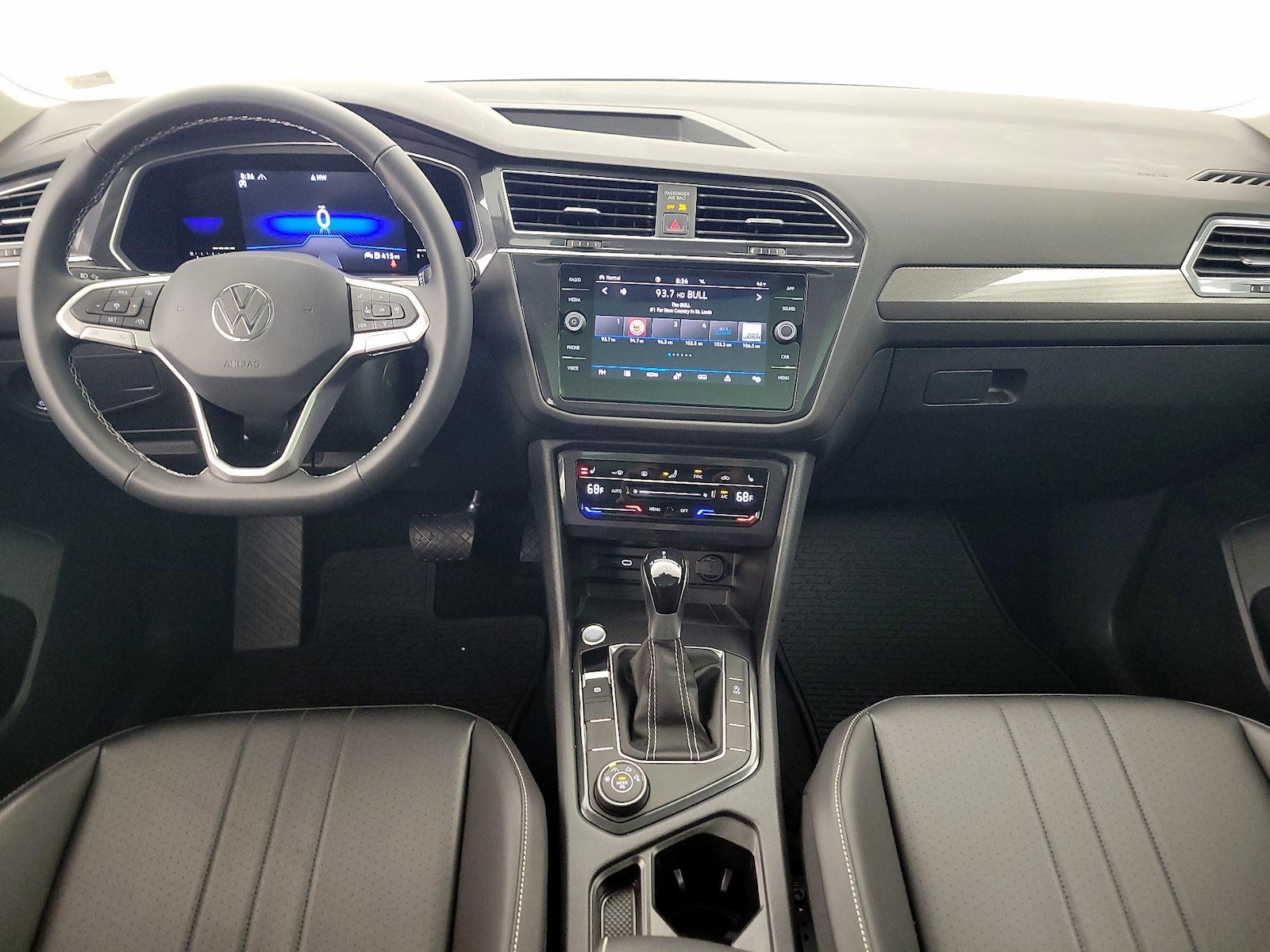 Image 10 of 2022 Volkswagen Tiguan SE