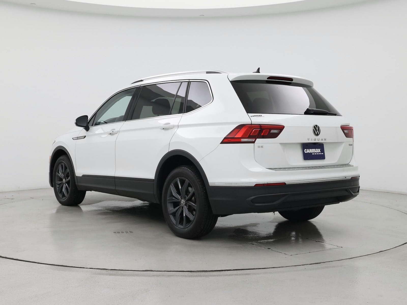 Image 3 of 2022 Volkswagen Tiguan SE