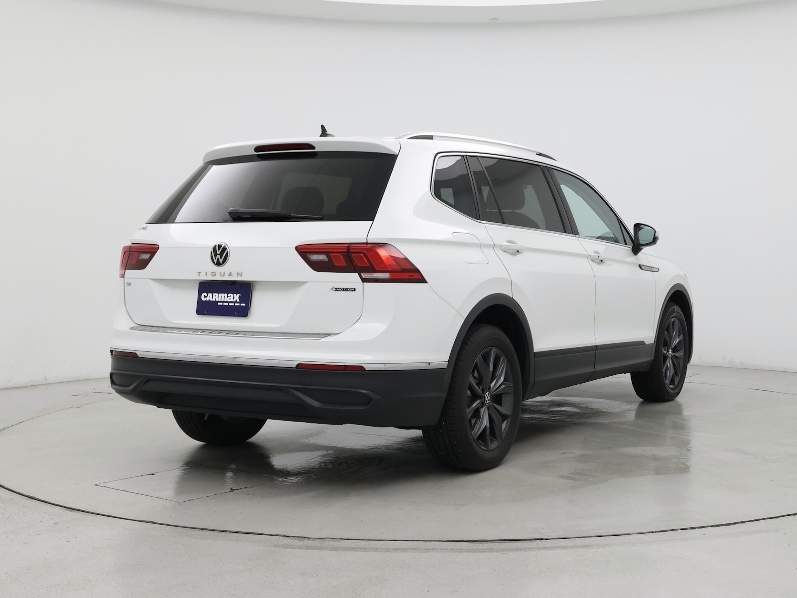 Image 9 of 2022 Volkswagen Tiguan SE