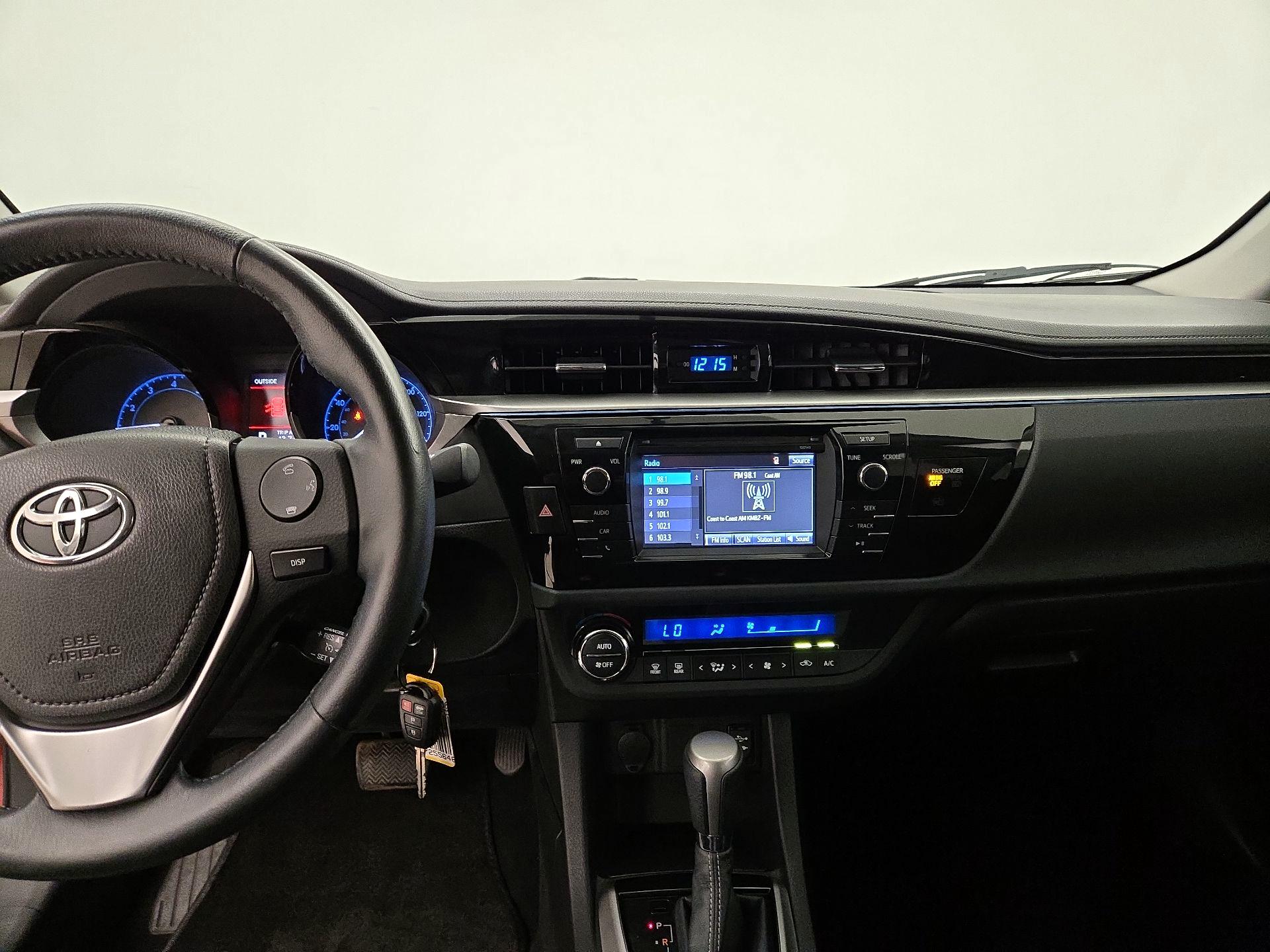 Thumbnail: 2015 Toyota Corolla - 9