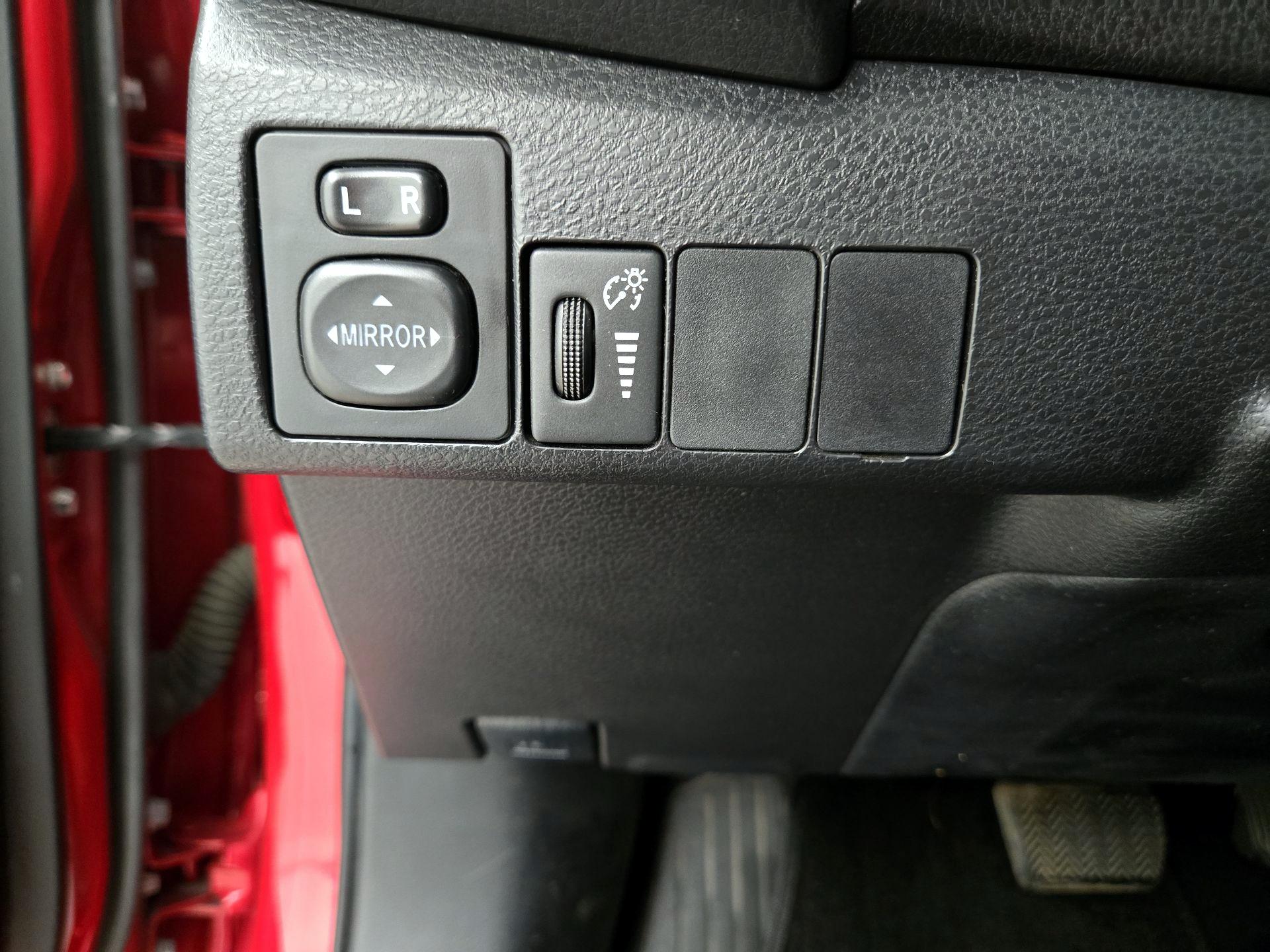 Thumbnail: 2015 Toyota Corolla - 13