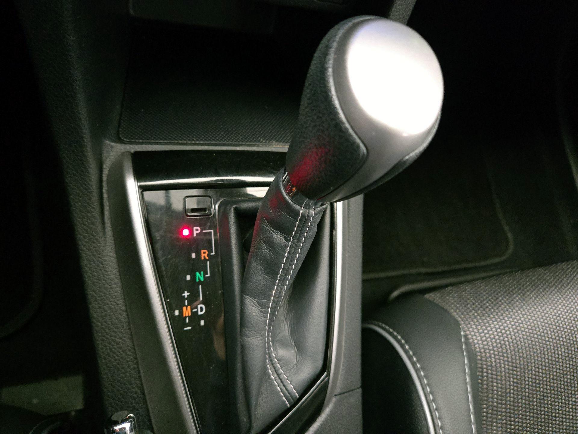Thumbnail: 2015 Toyota Corolla - 17