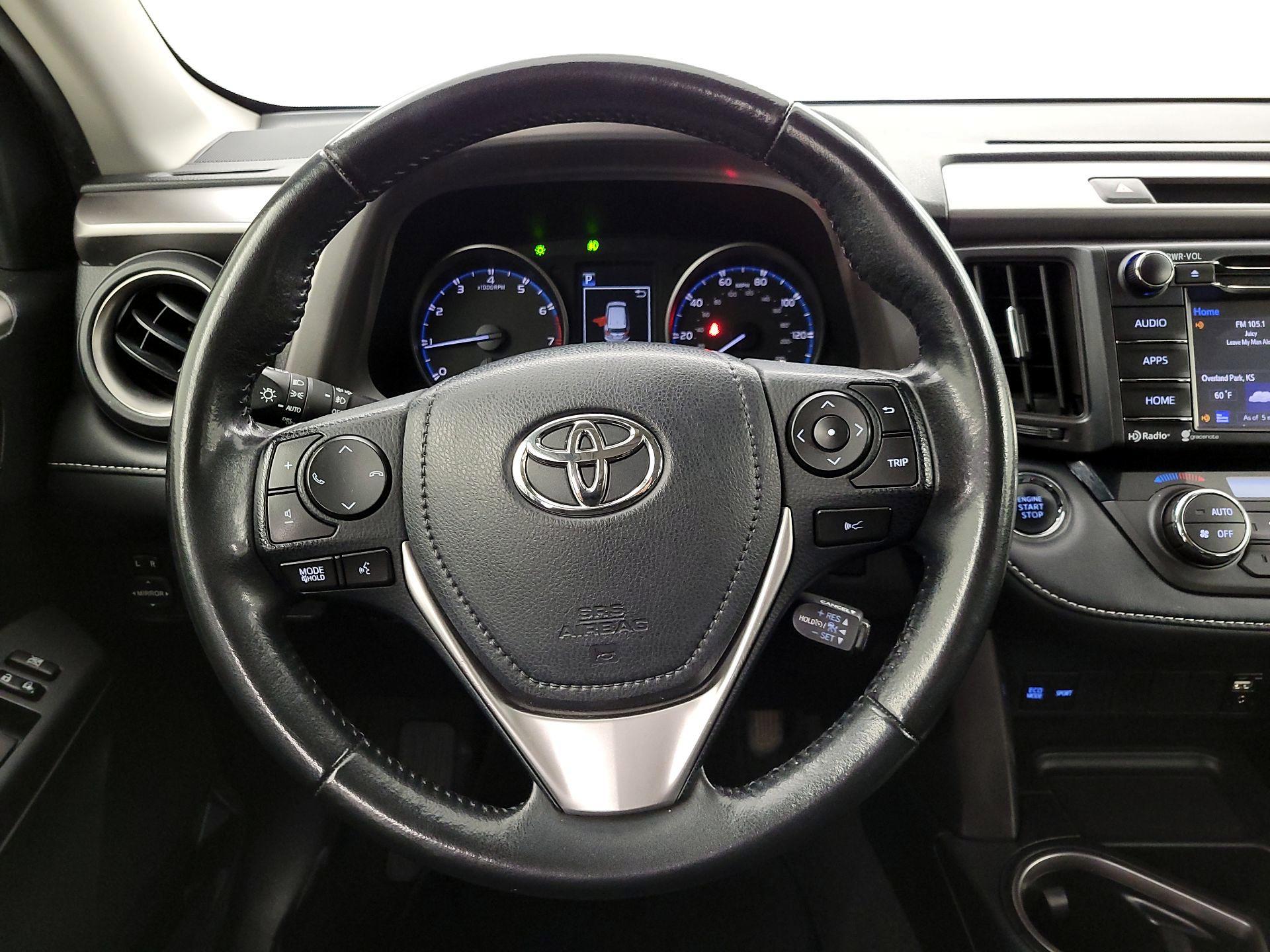 Thumbnail: 2018 Toyota RAV4 - 10