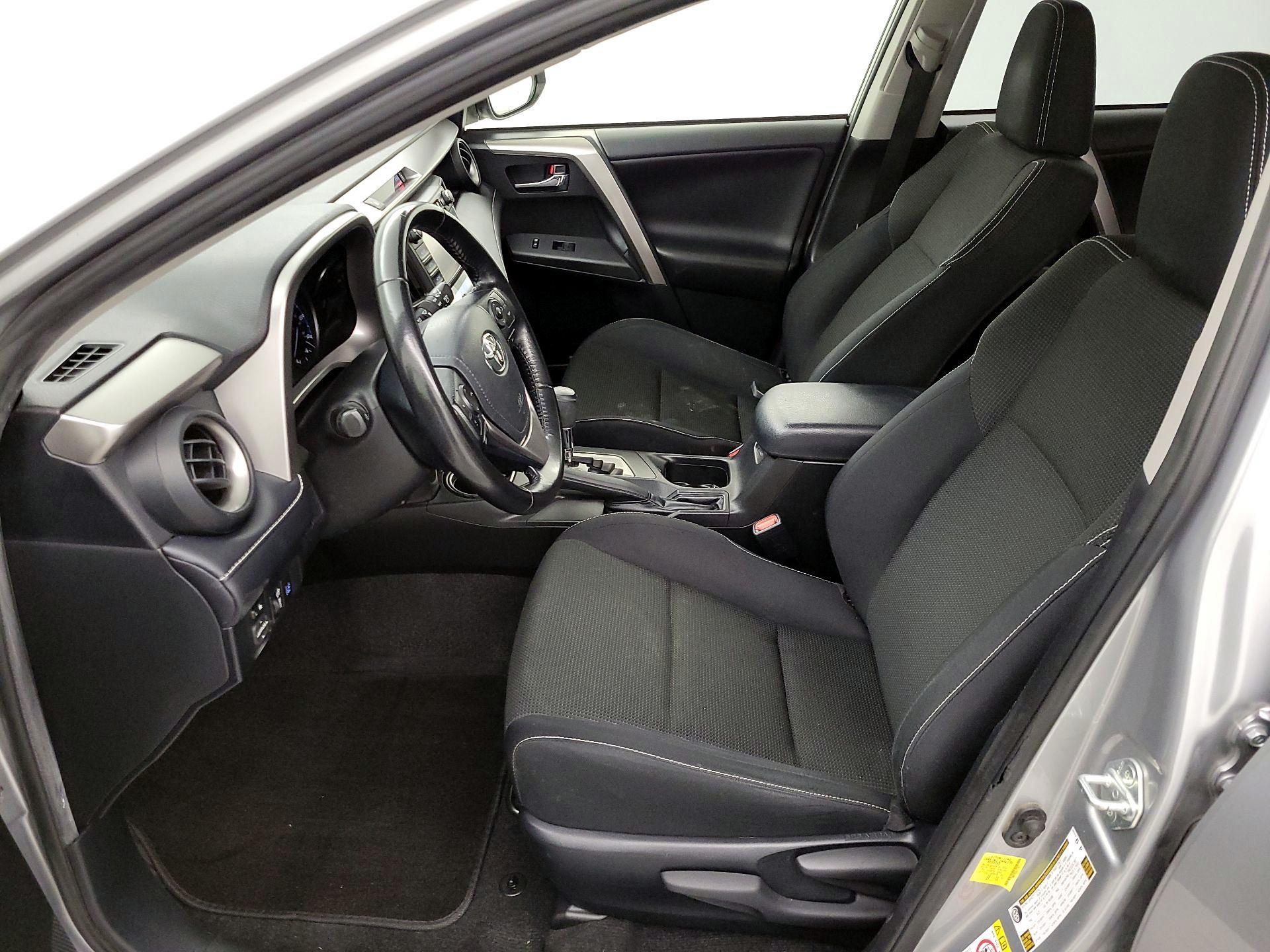 Thumbnail: 2018 Toyota RAV4 - 11