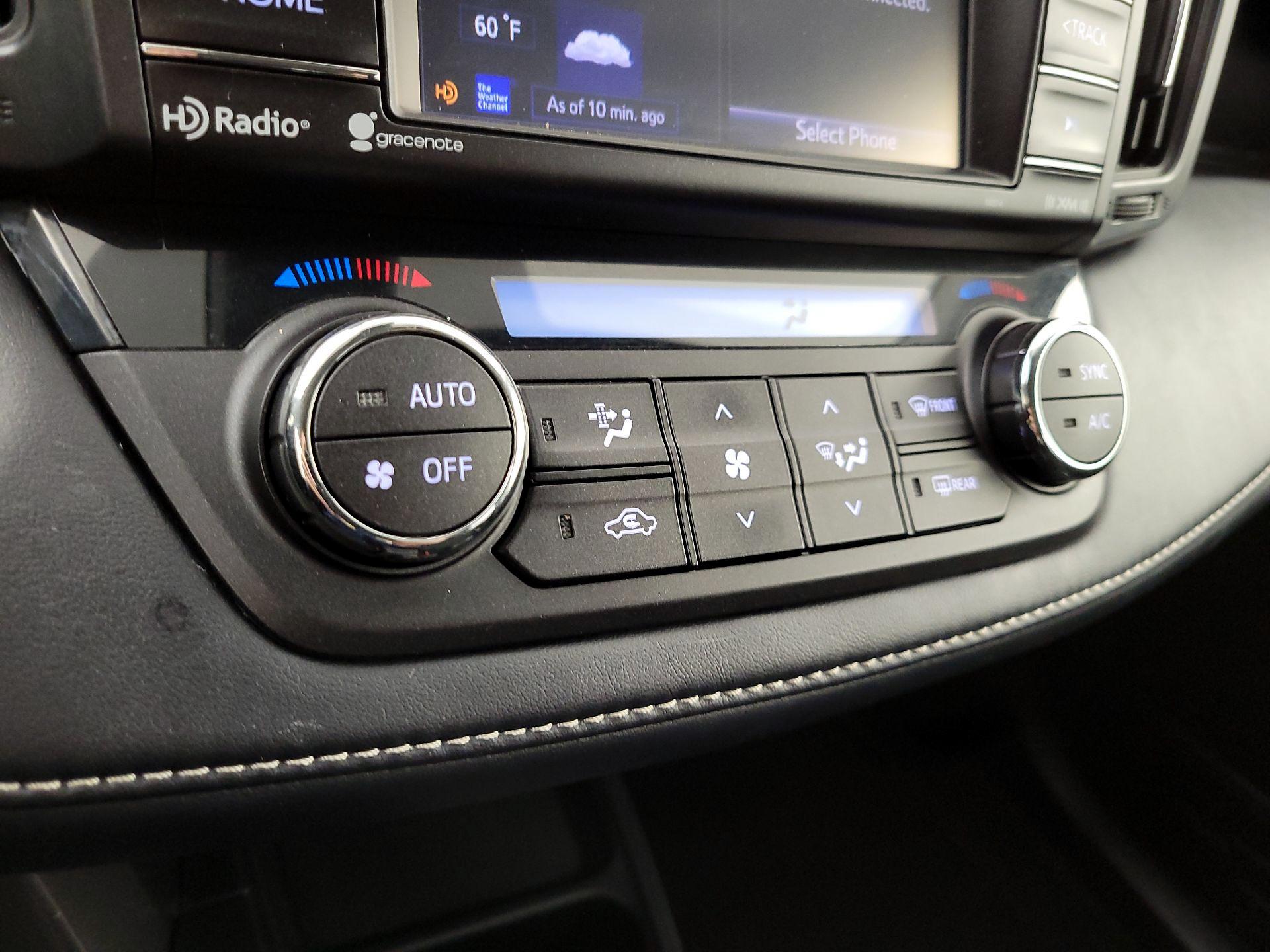 Thumbnail: 2018 Toyota RAV4 - 16