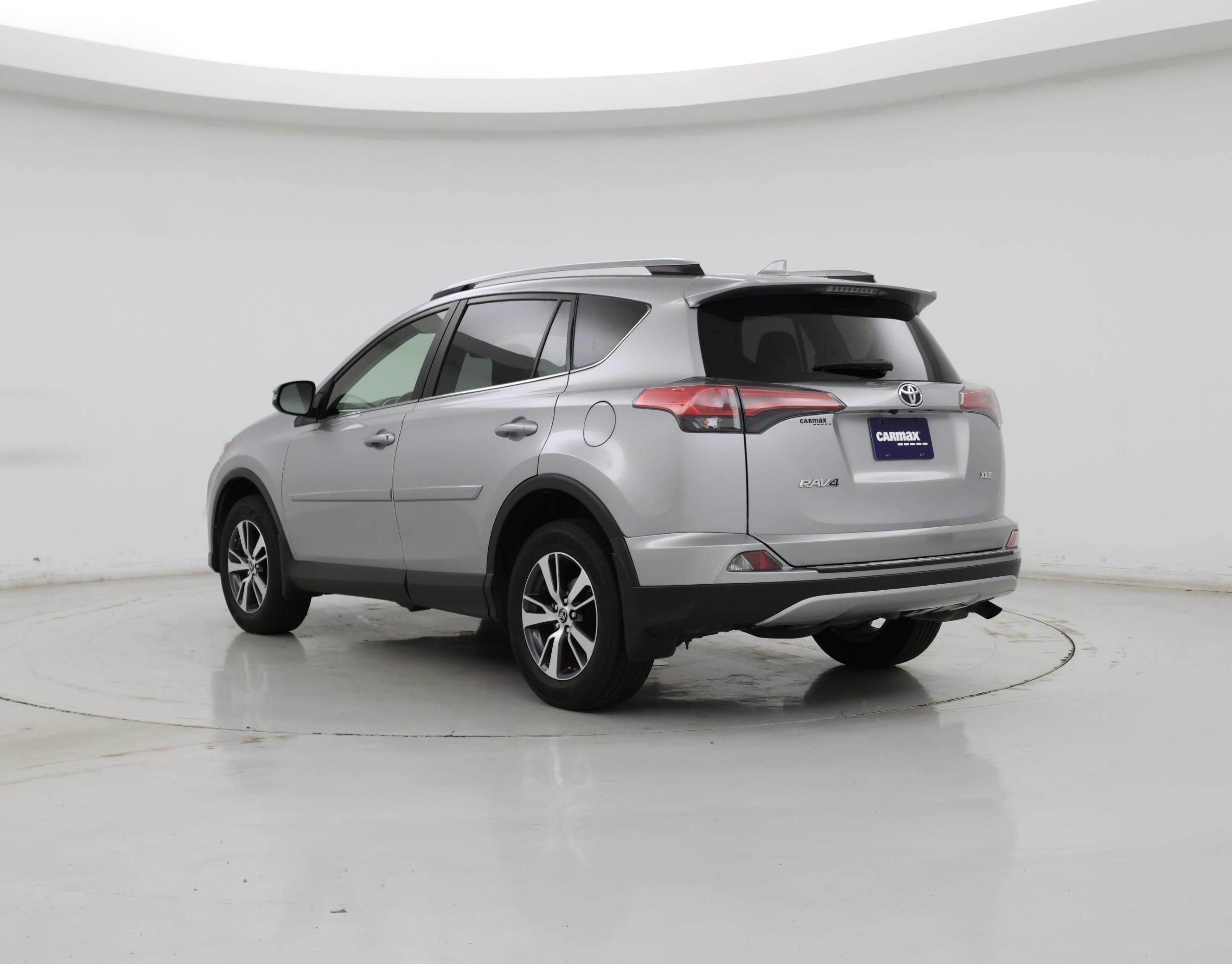 Thumbnail: 2018 Toyota RAV4 - 2
