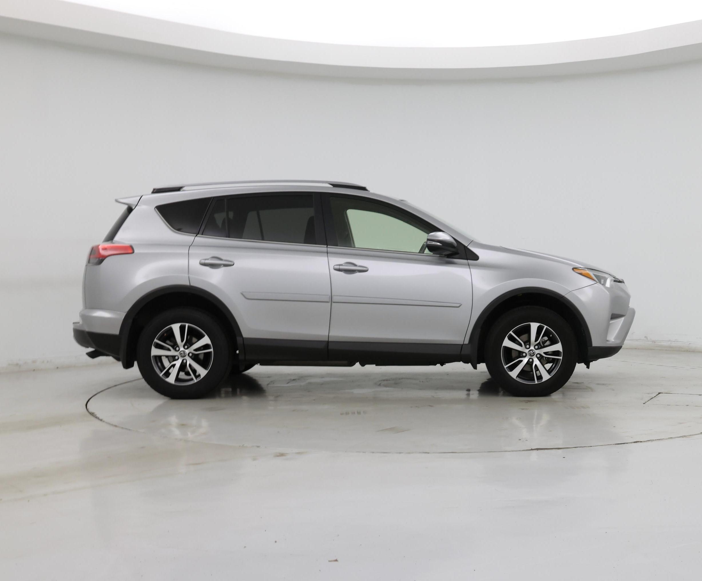 Thumbnail: 2018 Toyota RAV4 - 7