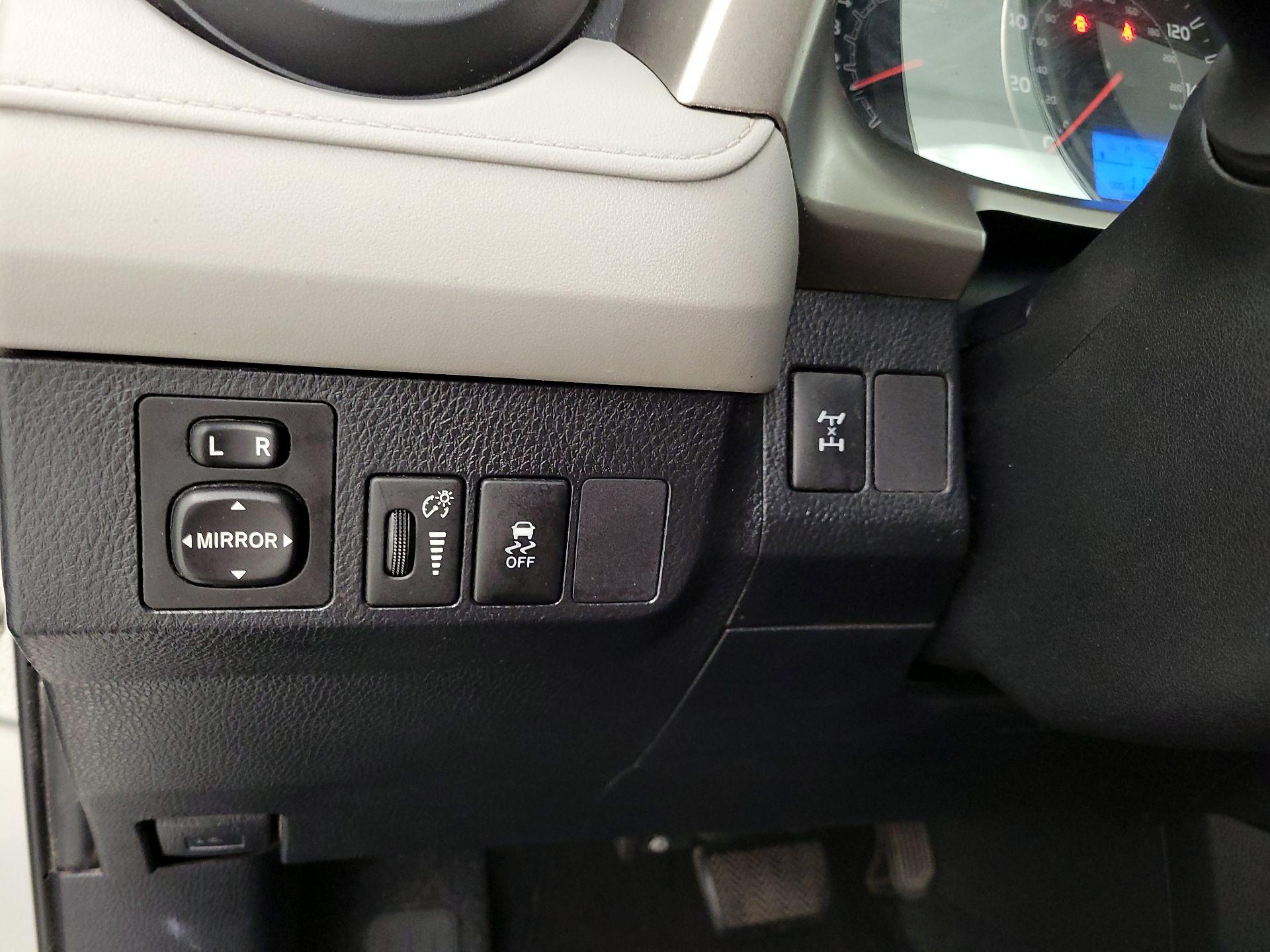 Thumbnail: 2013 Toyota RAV4 - 13