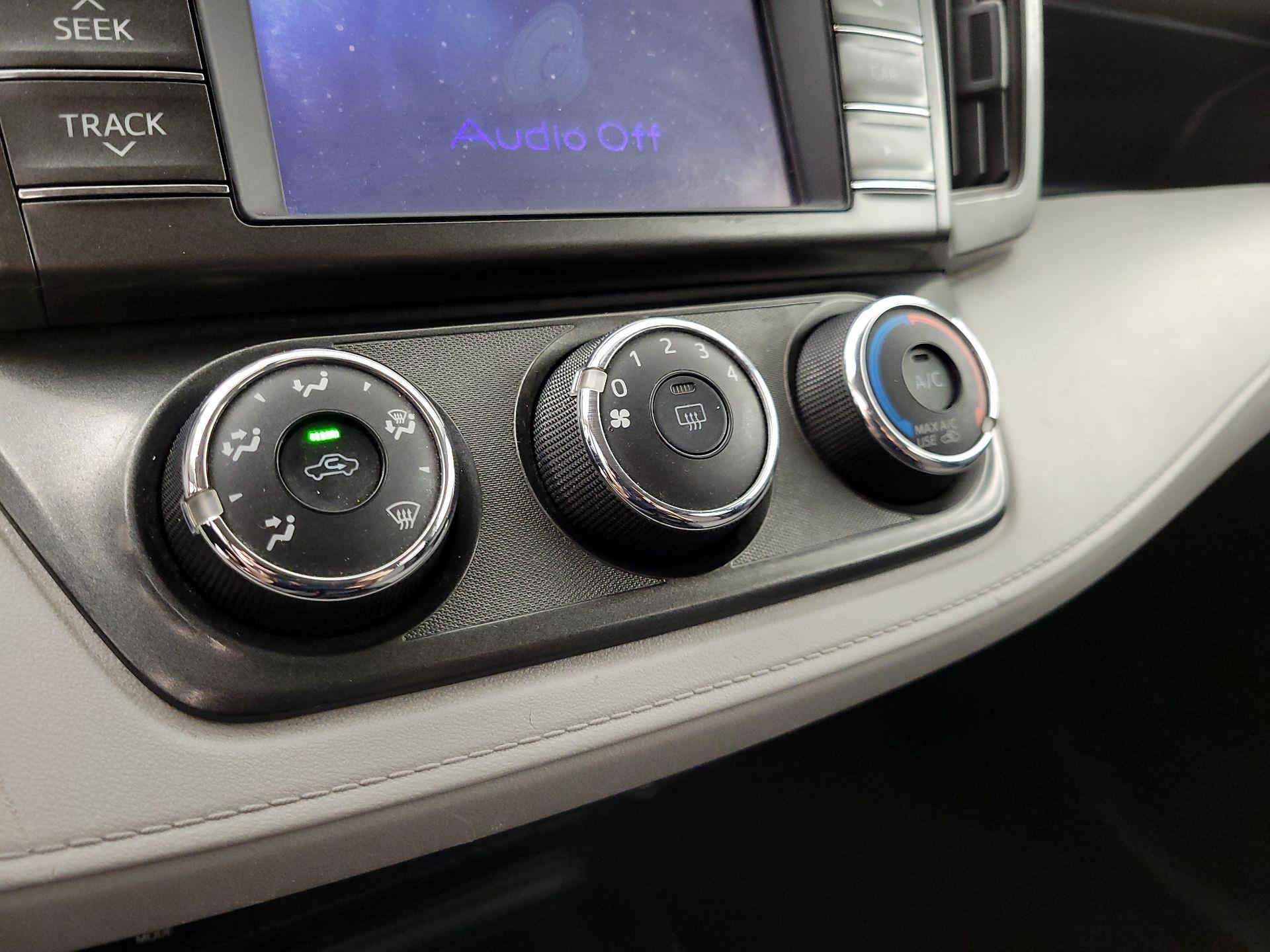 Thumbnail: 2013 Toyota RAV4 - 16
