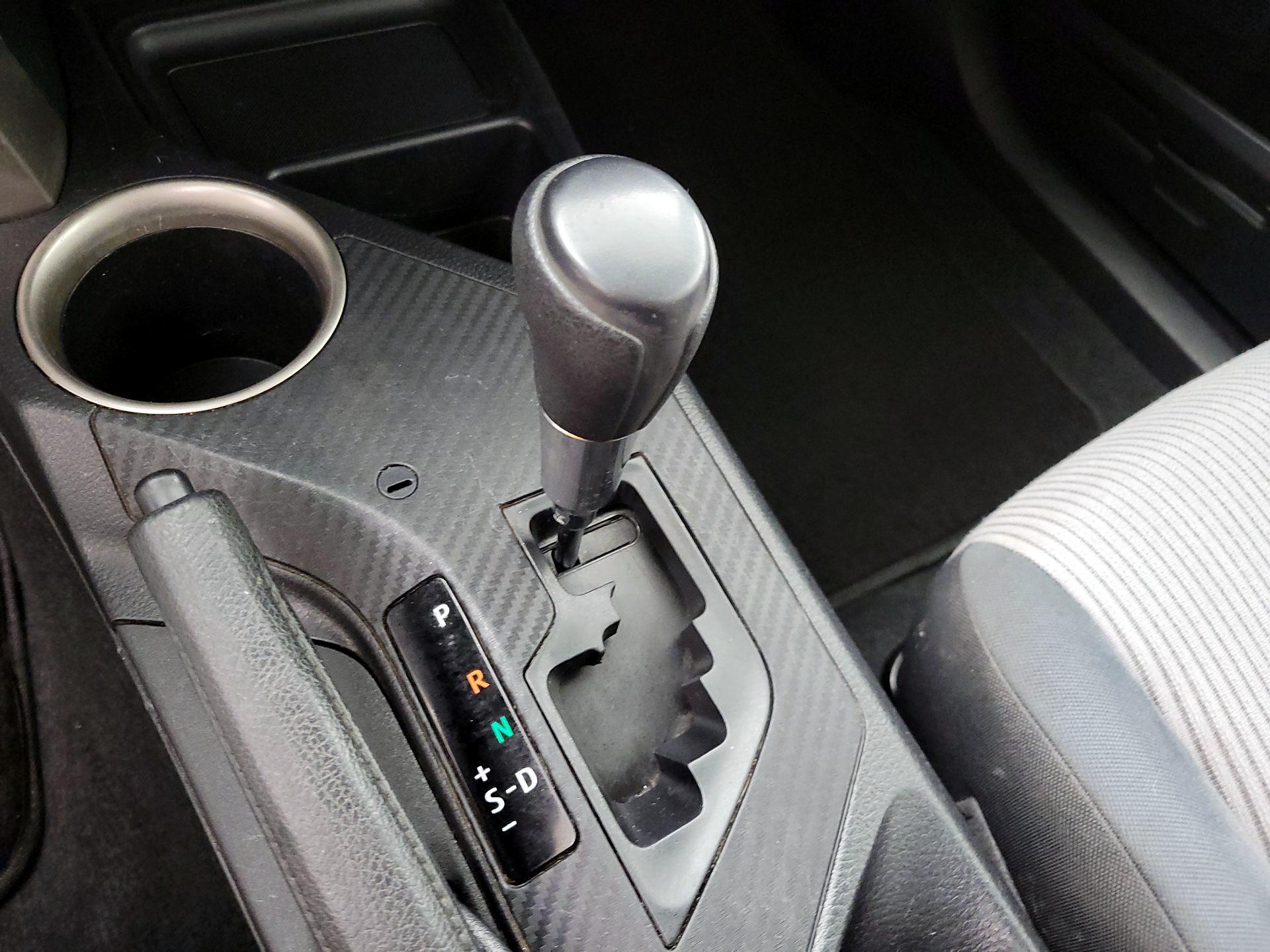 Thumbnail: 2013 Toyota RAV4 - 17