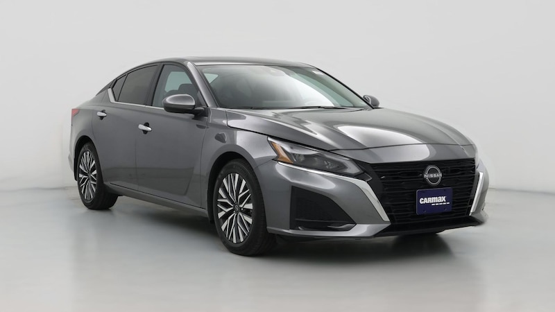 2025 Nissan Altima SV Hero Image
