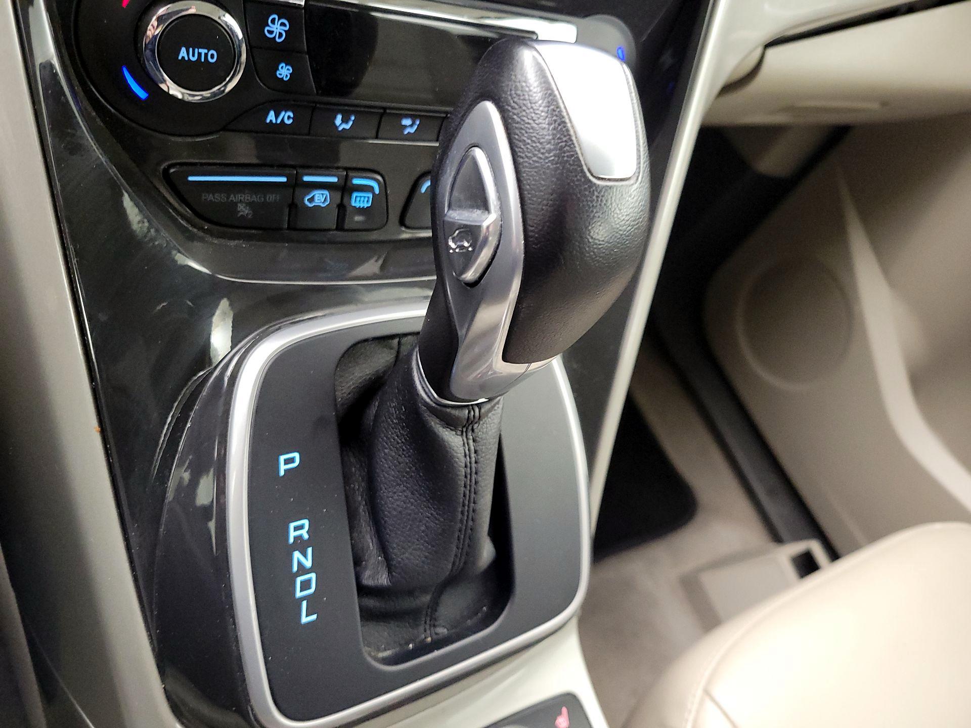 Thumbnail: 2016 Ford C-Max - 18