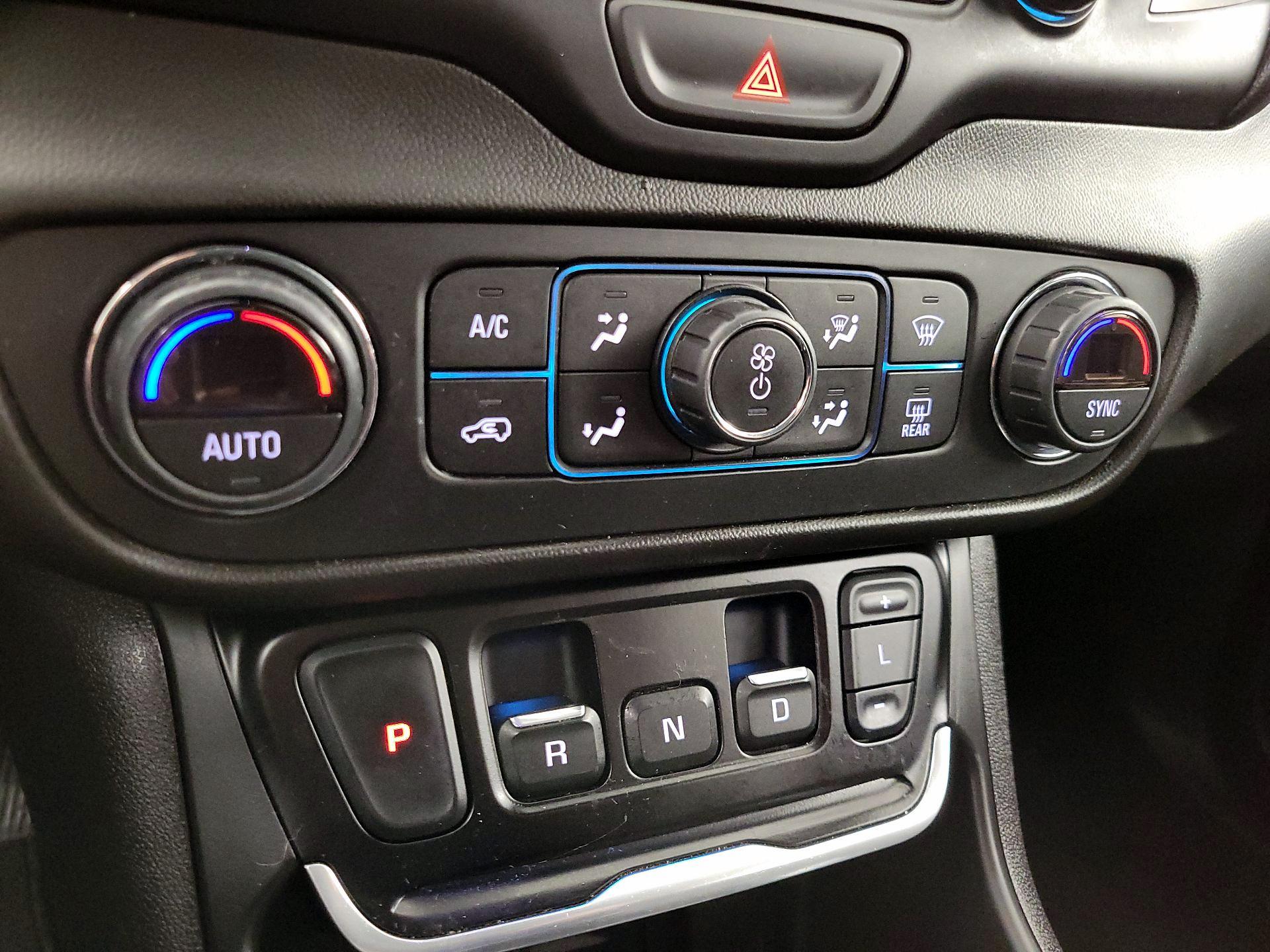 Thumbnail: 2020 GMC Terrain - 16