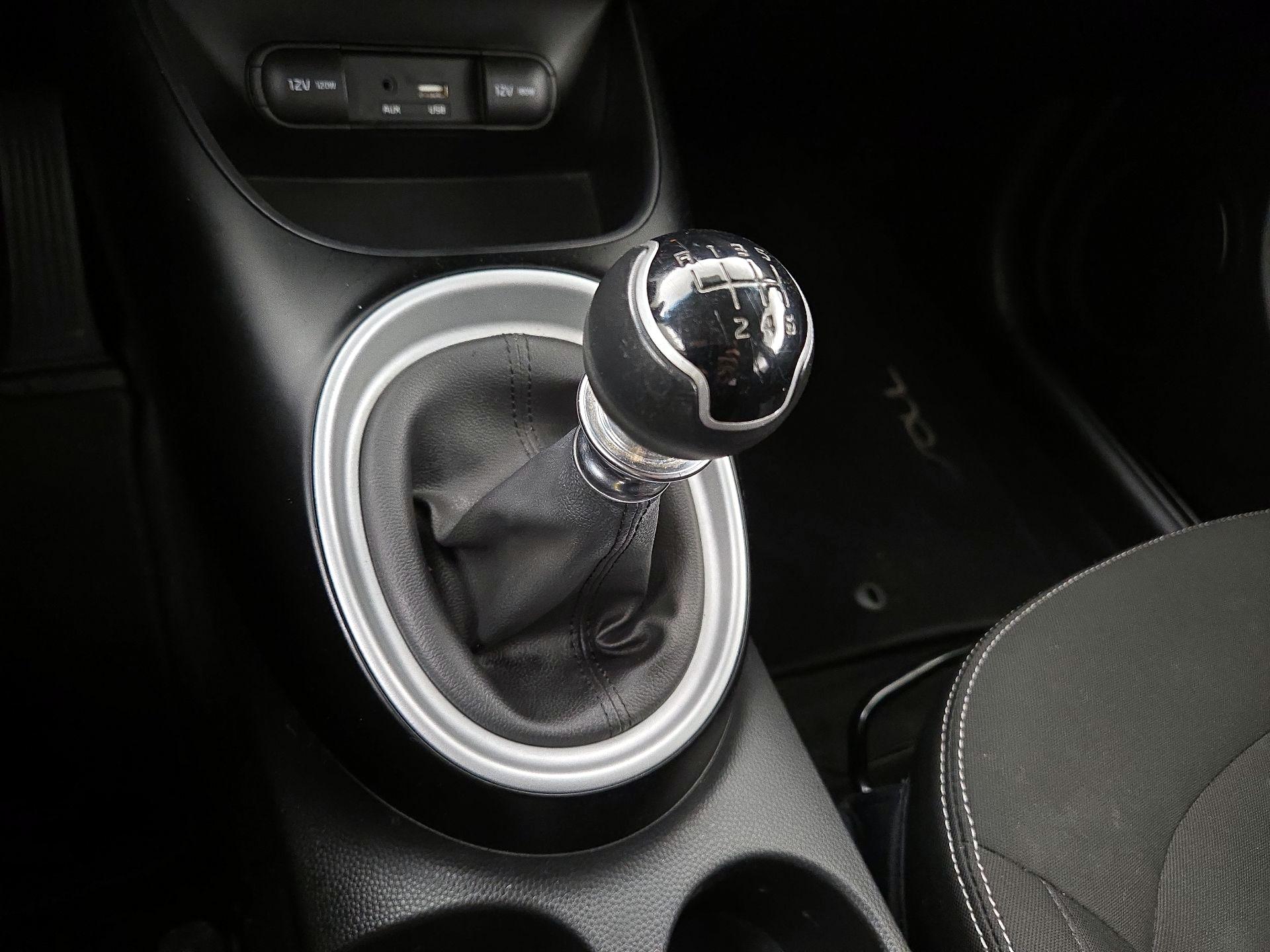 Thumbnail: 2016 Kia Soul - 16