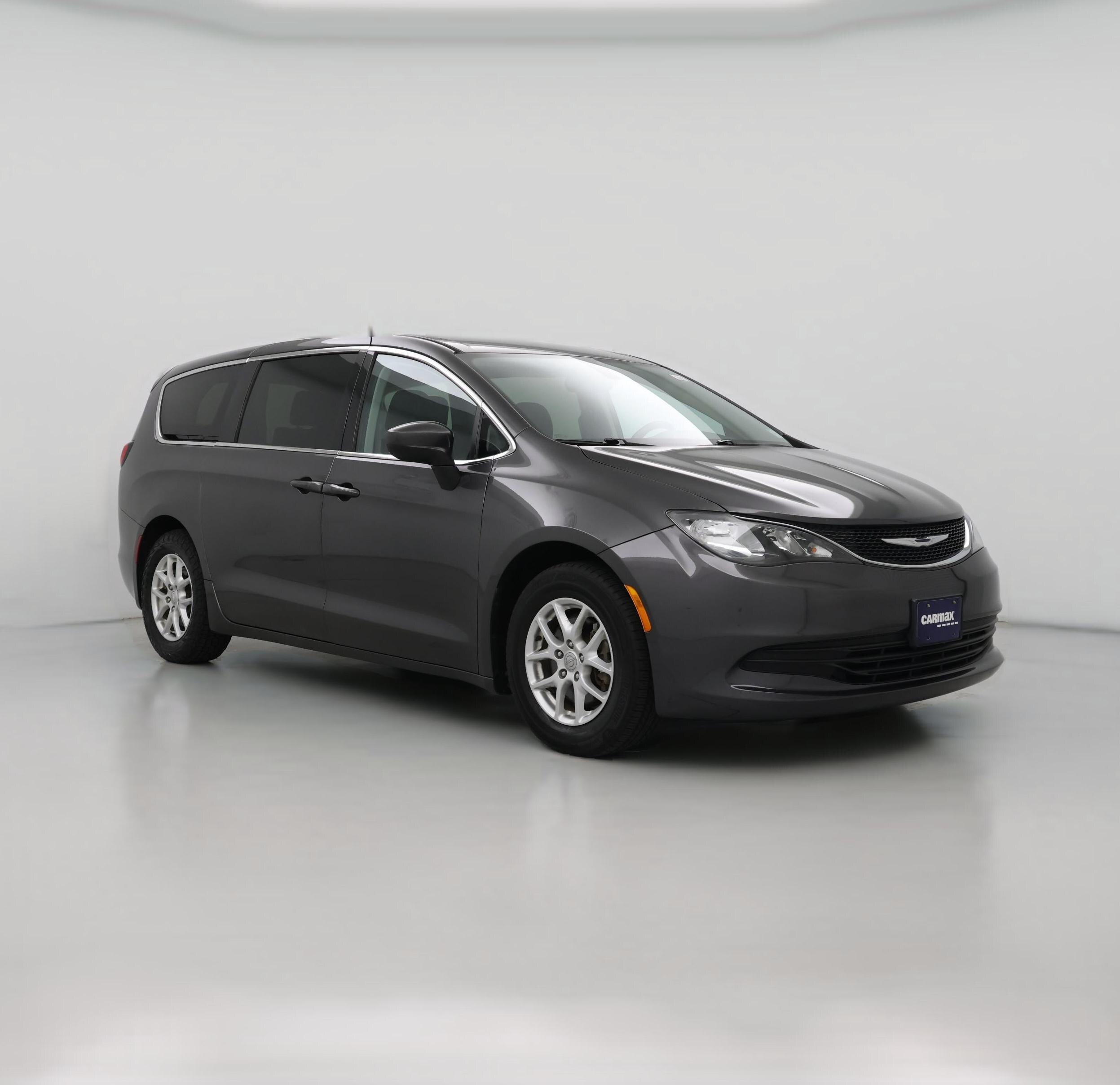 Thumbnail: 2017 Chrysler Pacifica - 1