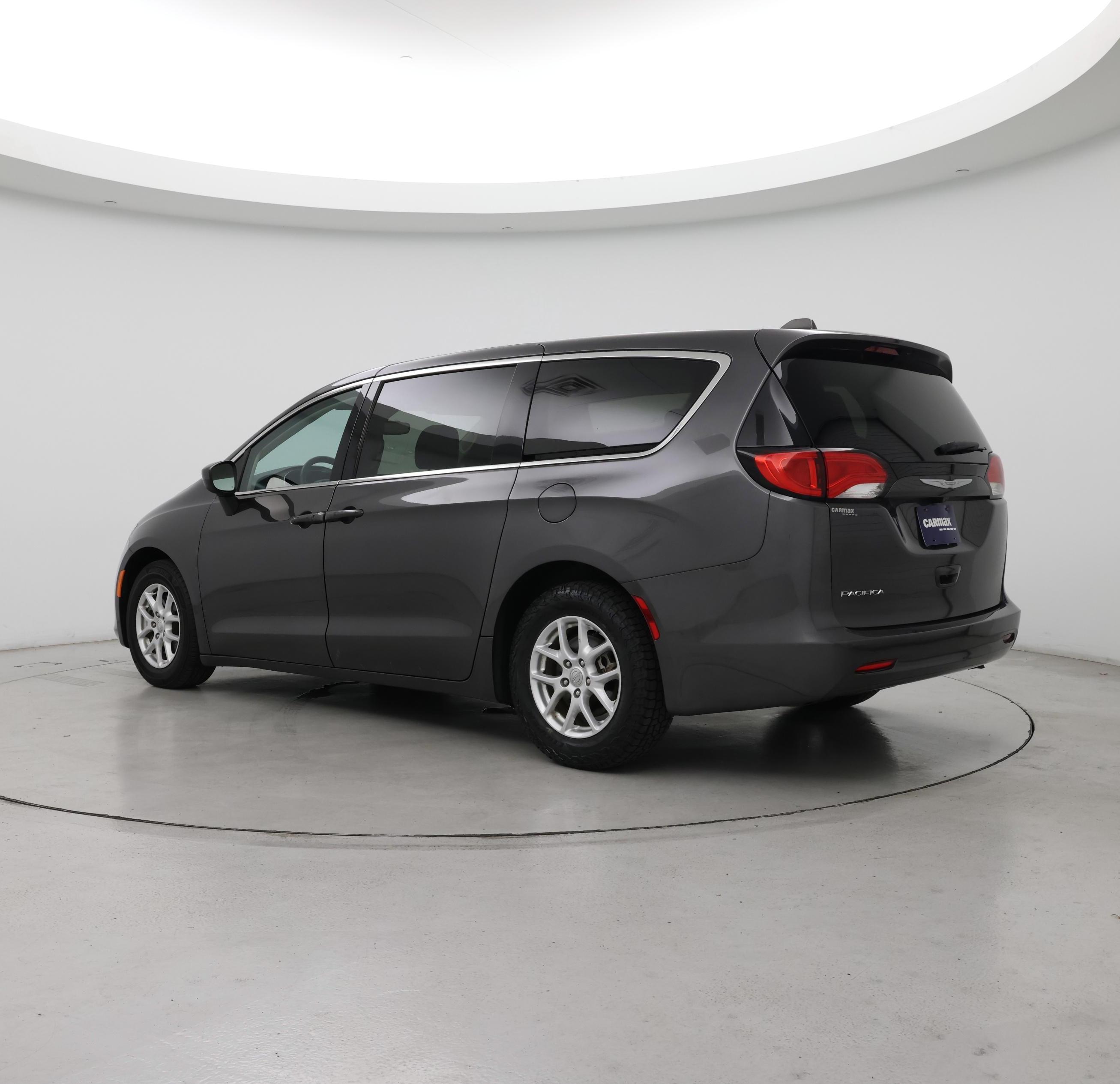 Thumbnail: 2017 Chrysler Pacifica - 2