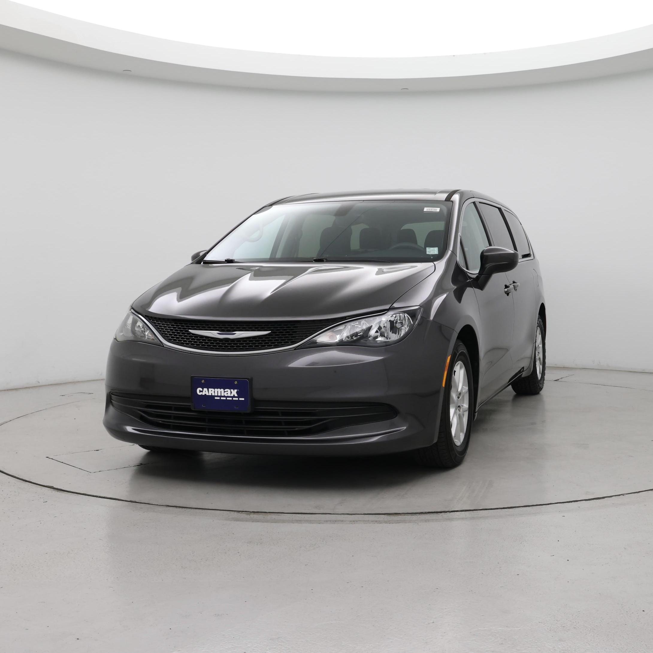 Thumbnail: 2017 Chrysler Pacifica - 4