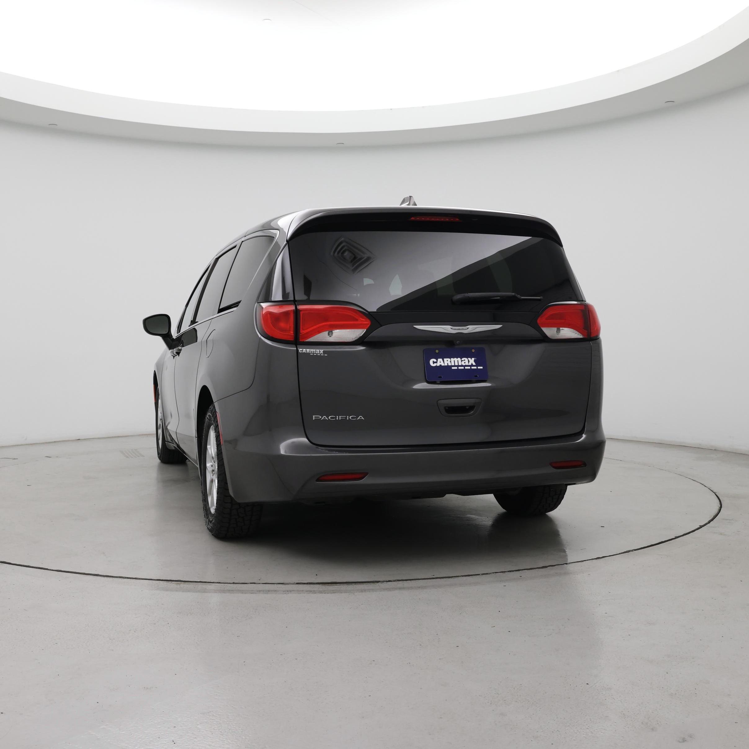 Thumbnail: 2017 Chrysler Pacifica - 6