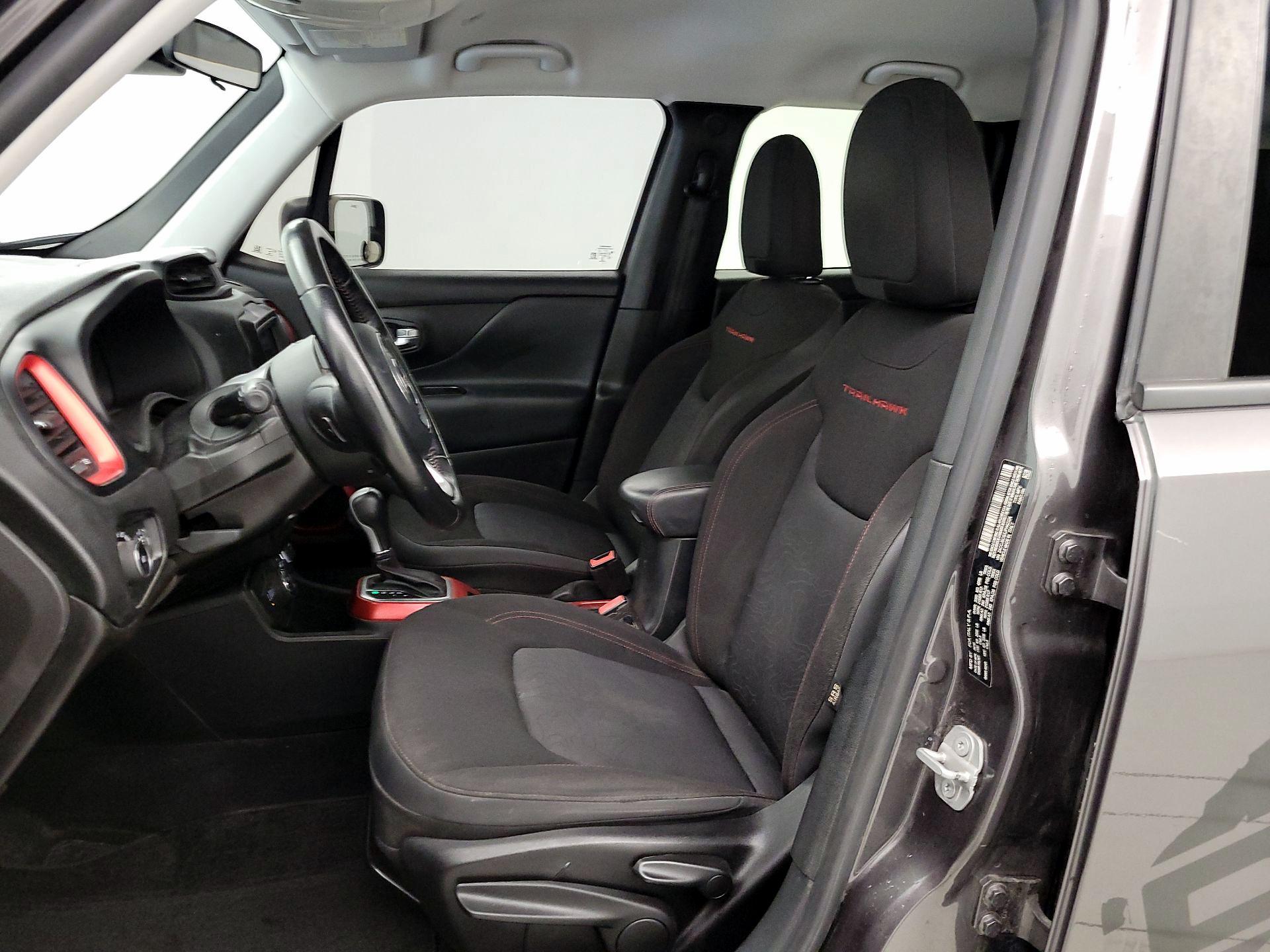 Thumbnail: 2018 Jeep Renegade - 11