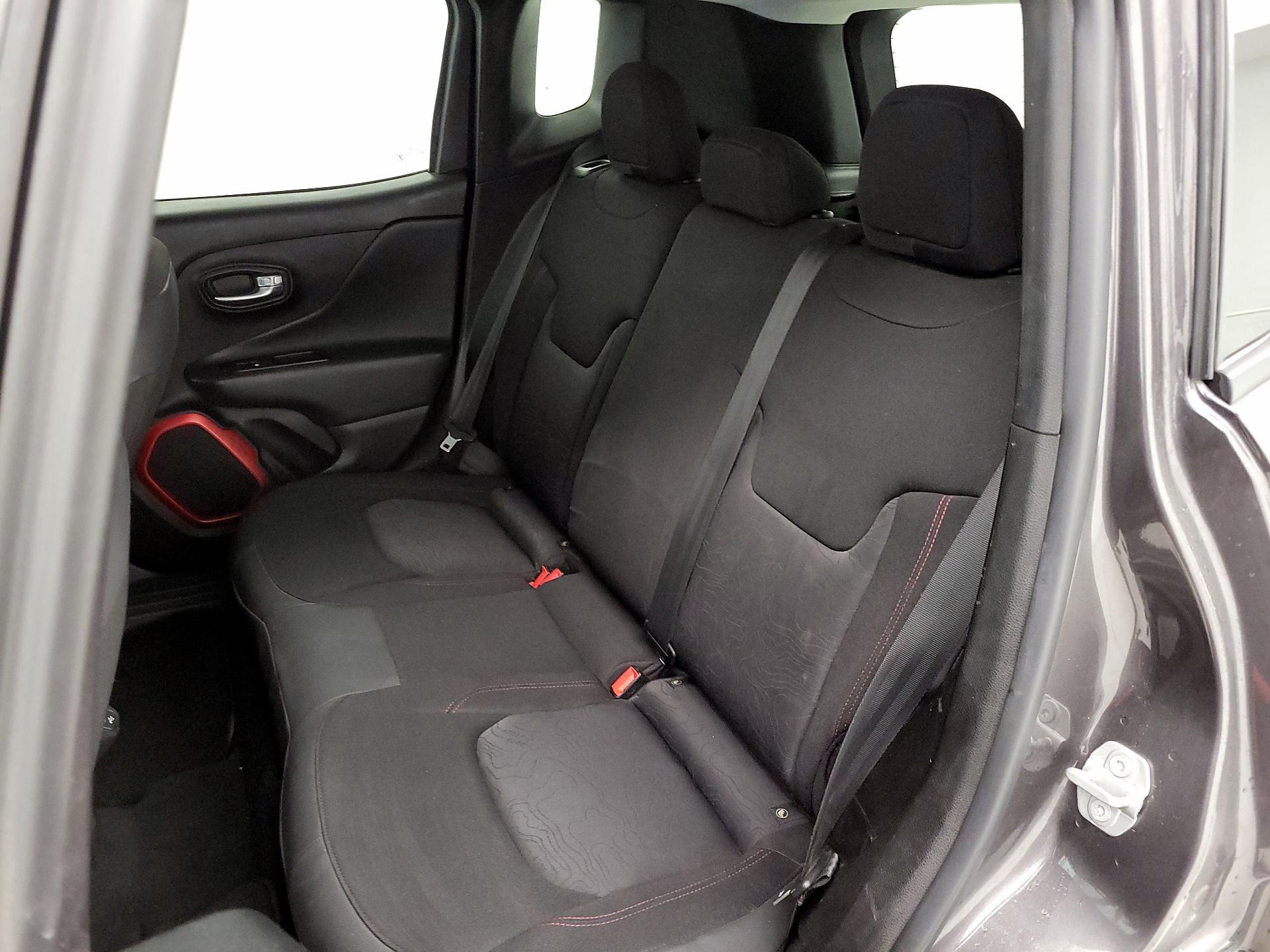 Thumbnail: 2018 Jeep Renegade - 19