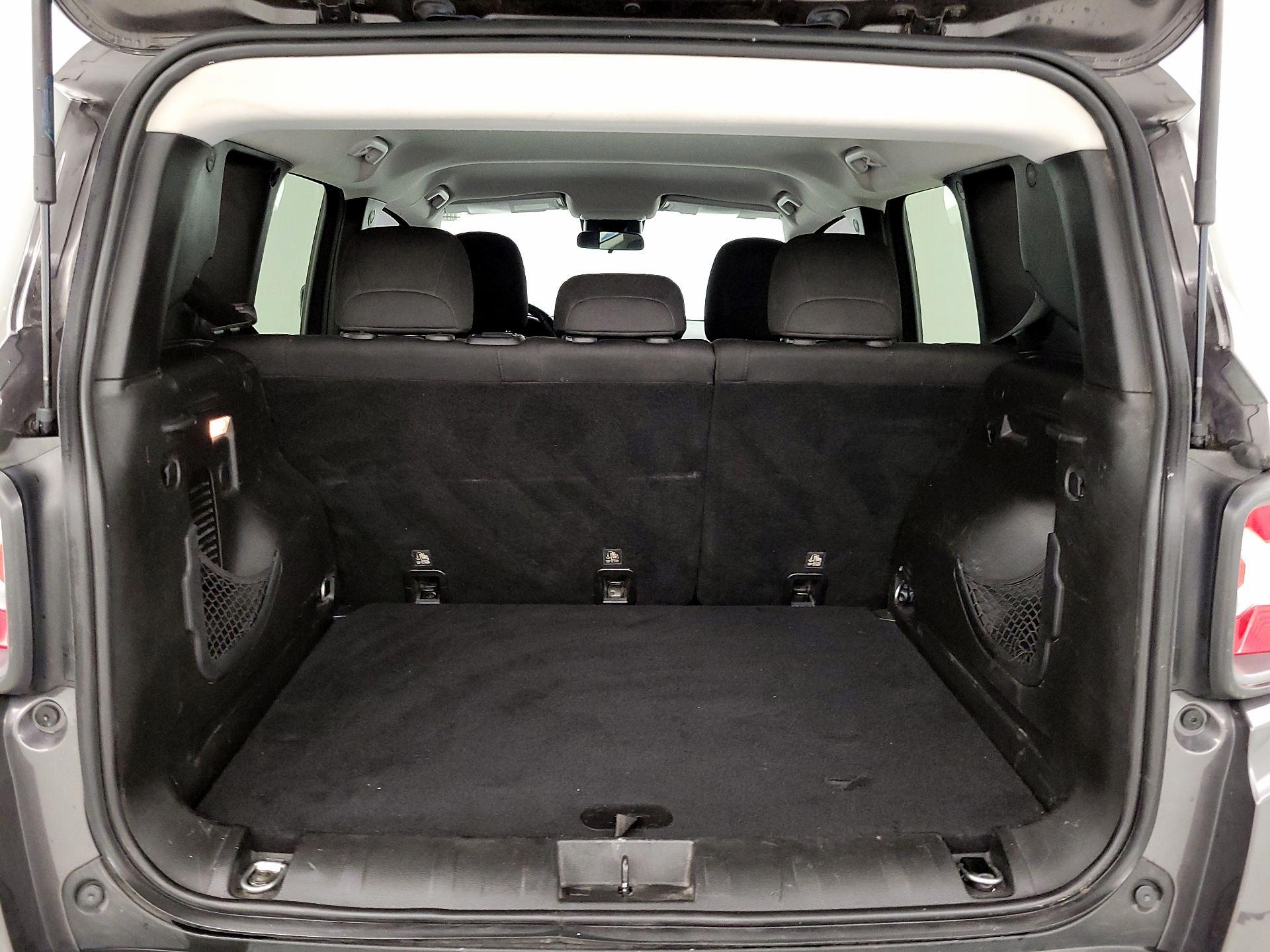 Thumbnail: 2018 Jeep Renegade - 20