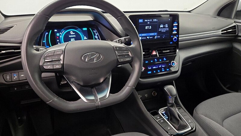 2022 Hyundai Ioniq SE 9