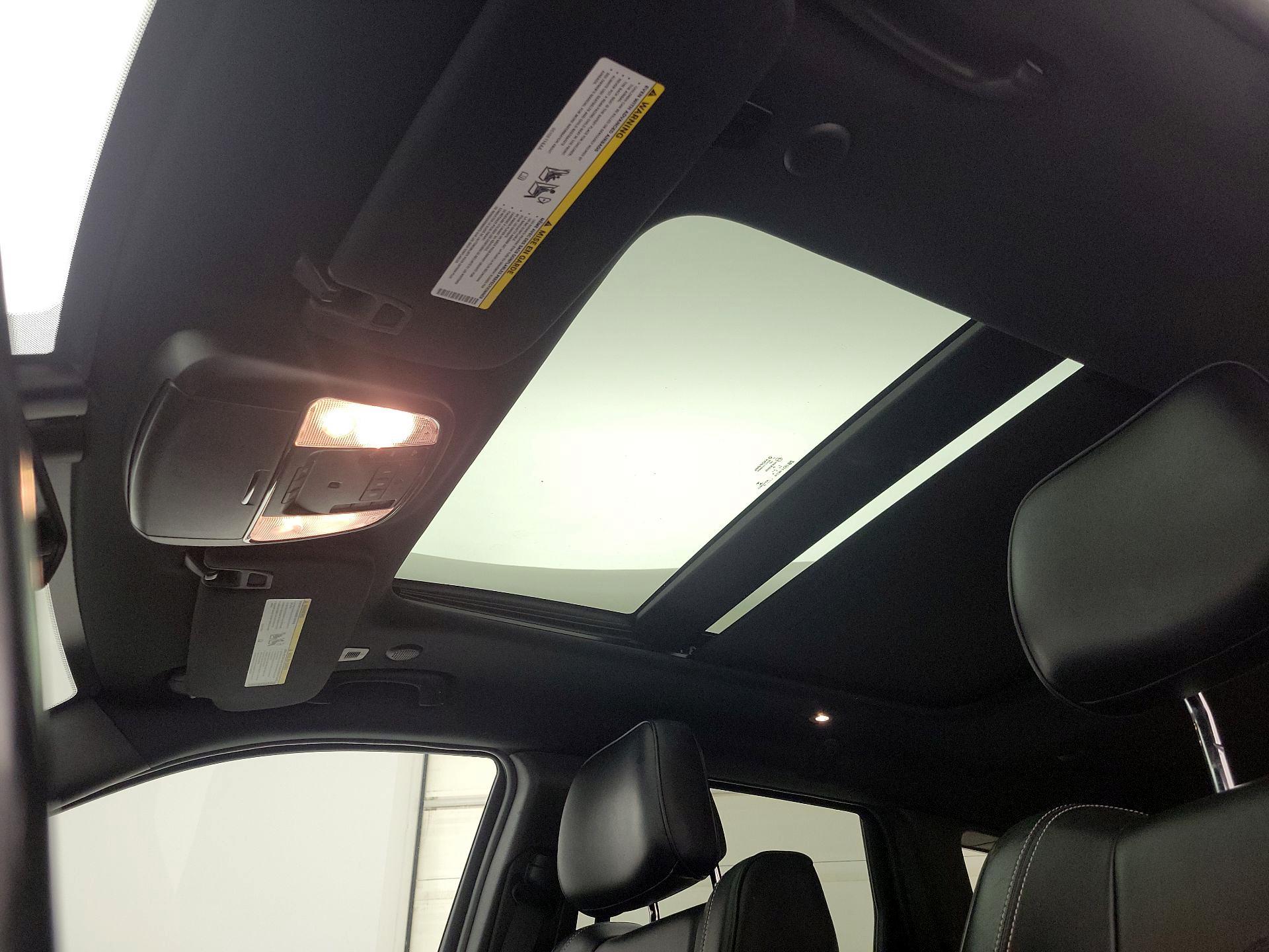 Thumbnail: 2019 Jeep Grand Cherokee - 20