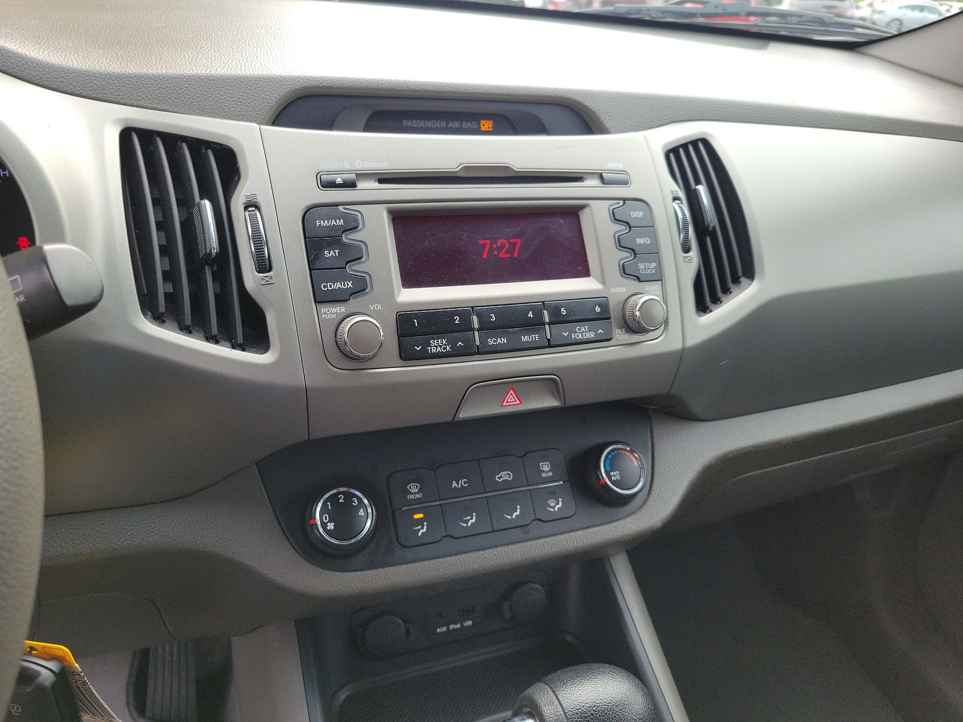 Thumbnail: 2013 Kia Sportage - 11