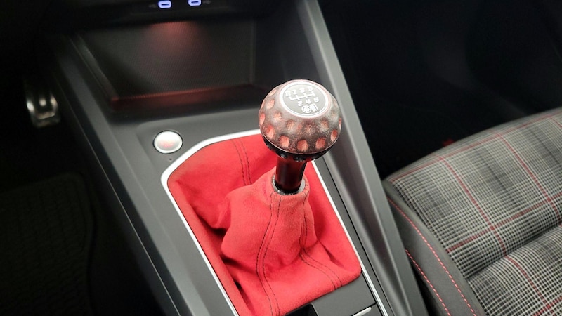 2022 Volkswagen Golf GTI S 17