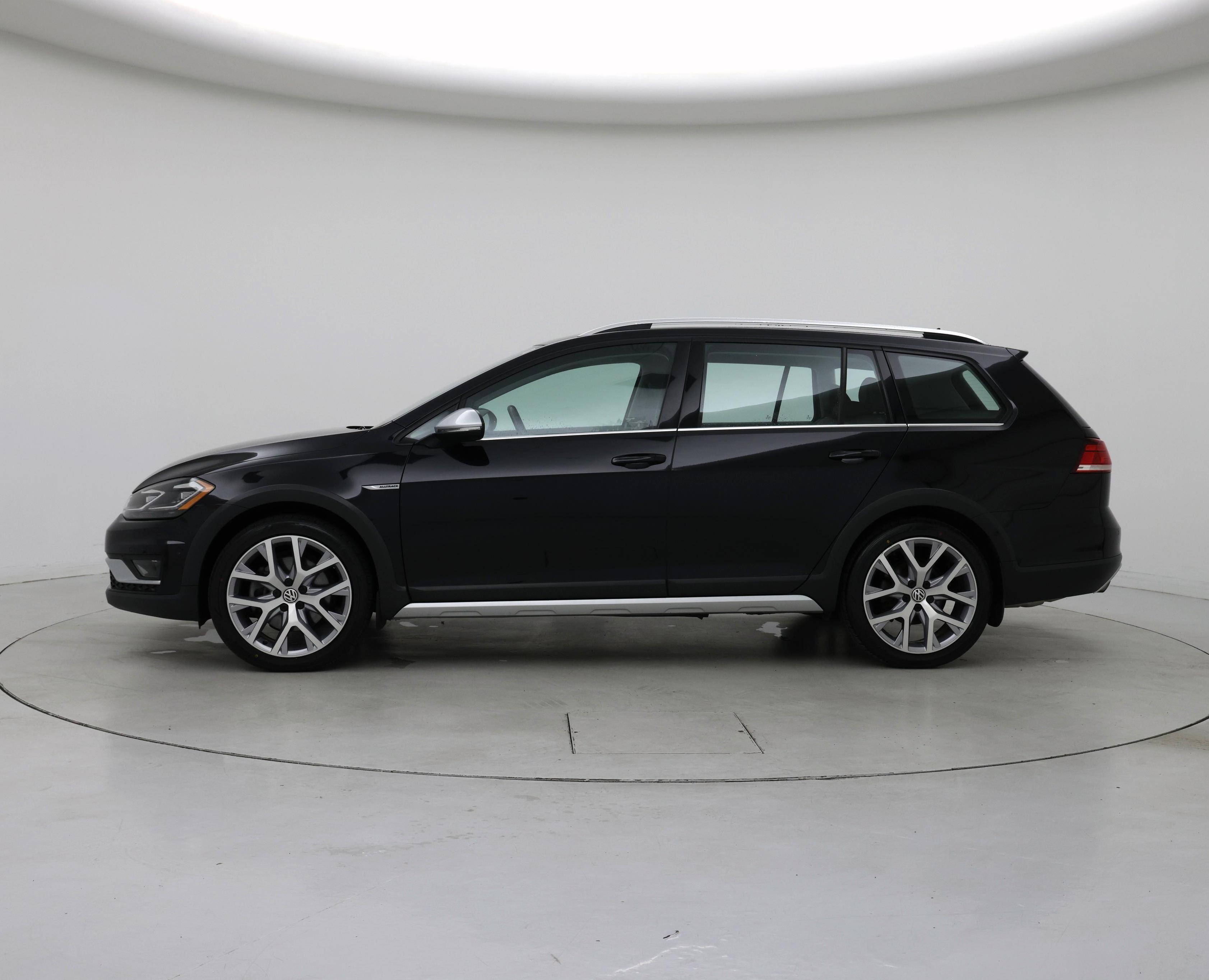 Thumbnail: 2019 Volkswagen Golf - 3