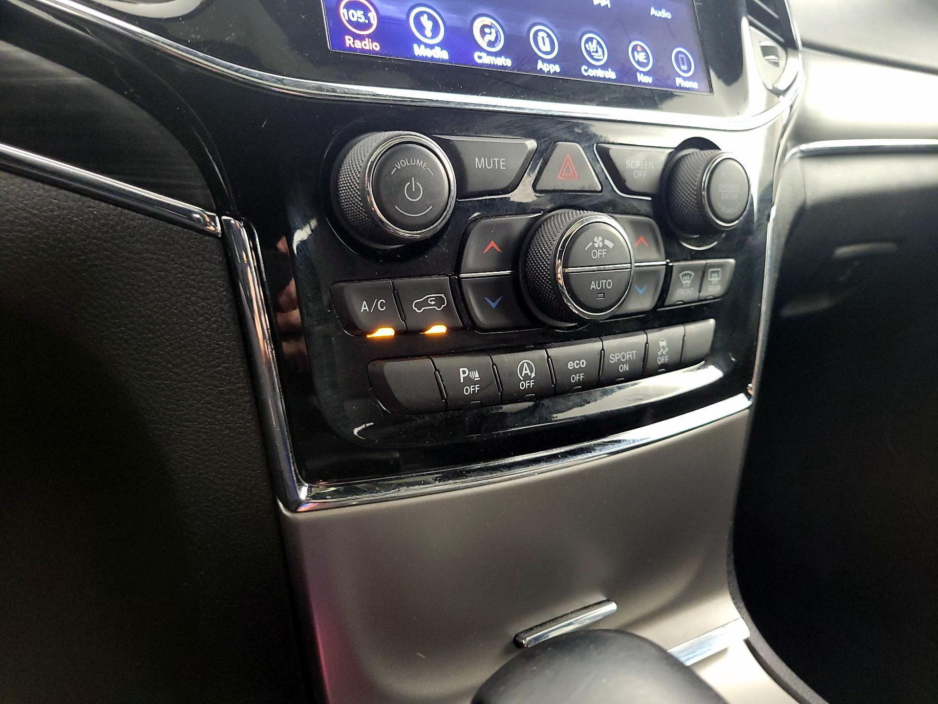 Thumbnail: 2019 Jeep Grand Cherokee - 17