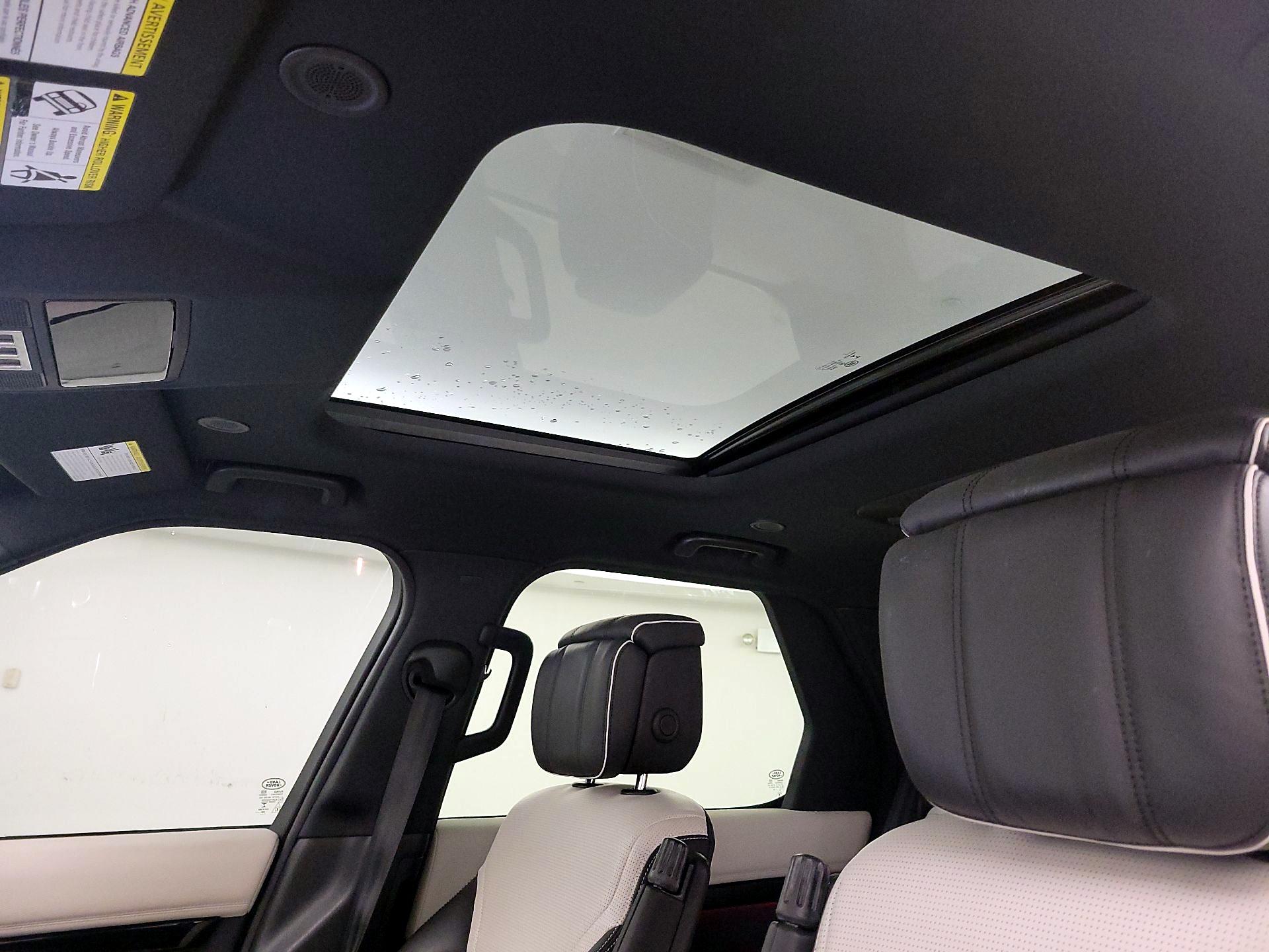 Thumbnail: 2021 Land Rover Discovery - 20