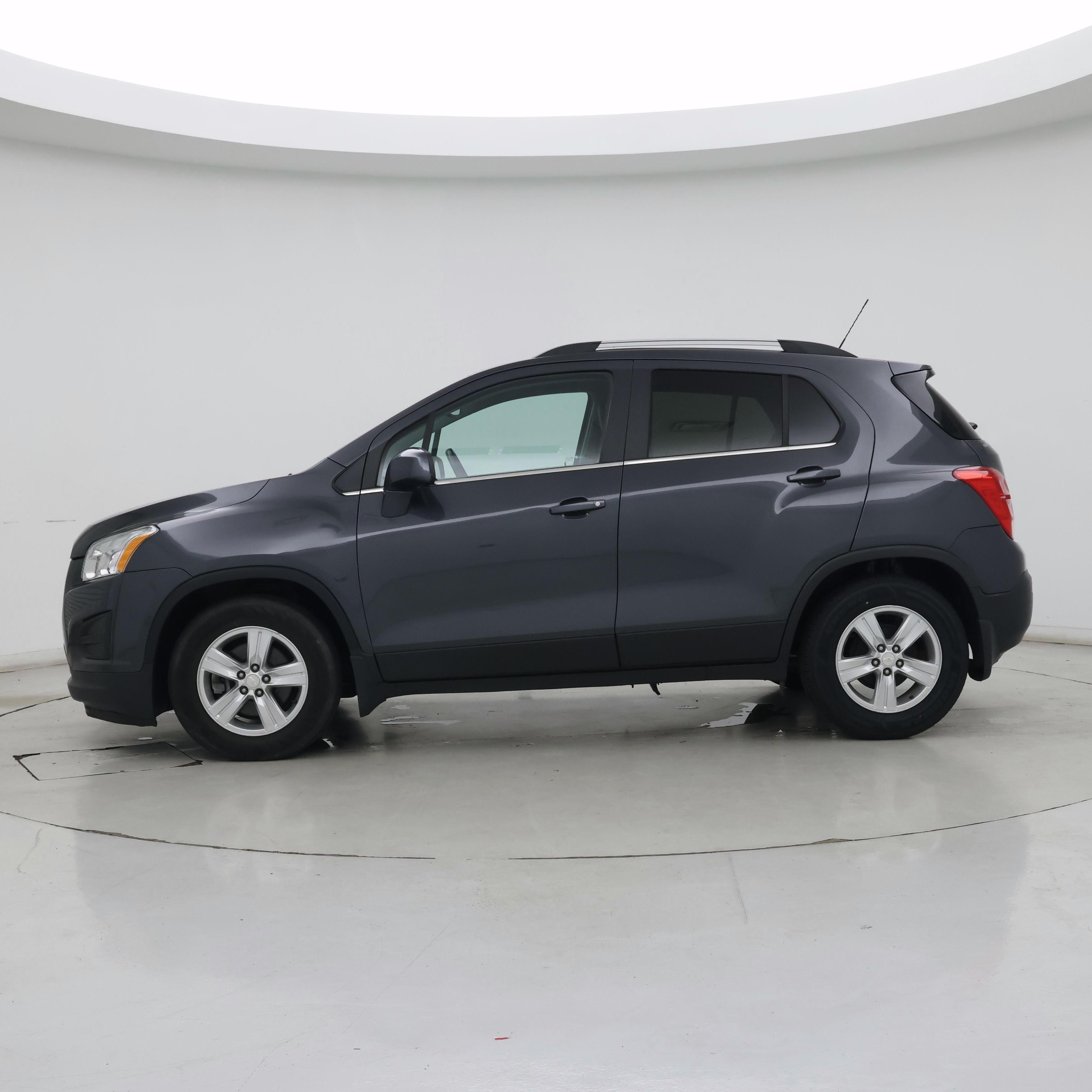 Thumbnail: 2016 Chevrolet Trax - 3