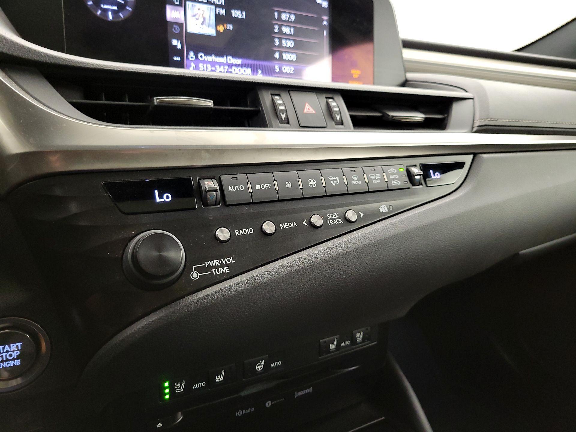 Thumbnail: 2020 Lexus ES - 15