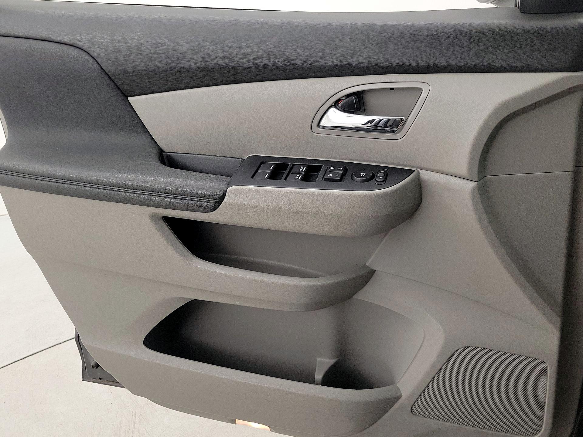 Thumbnail: 2015 Honda Odyssey - 12