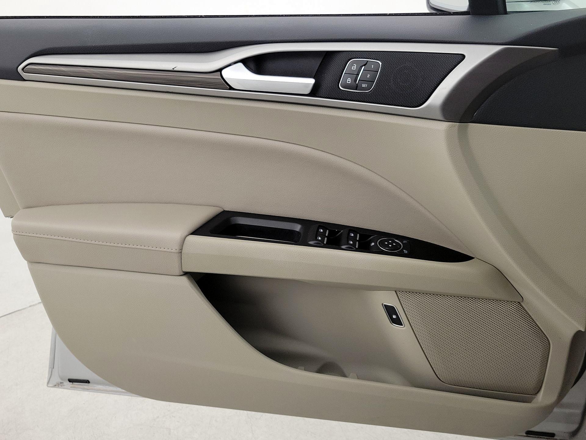 Thumbnail: 2019 Ford Fusion - 12