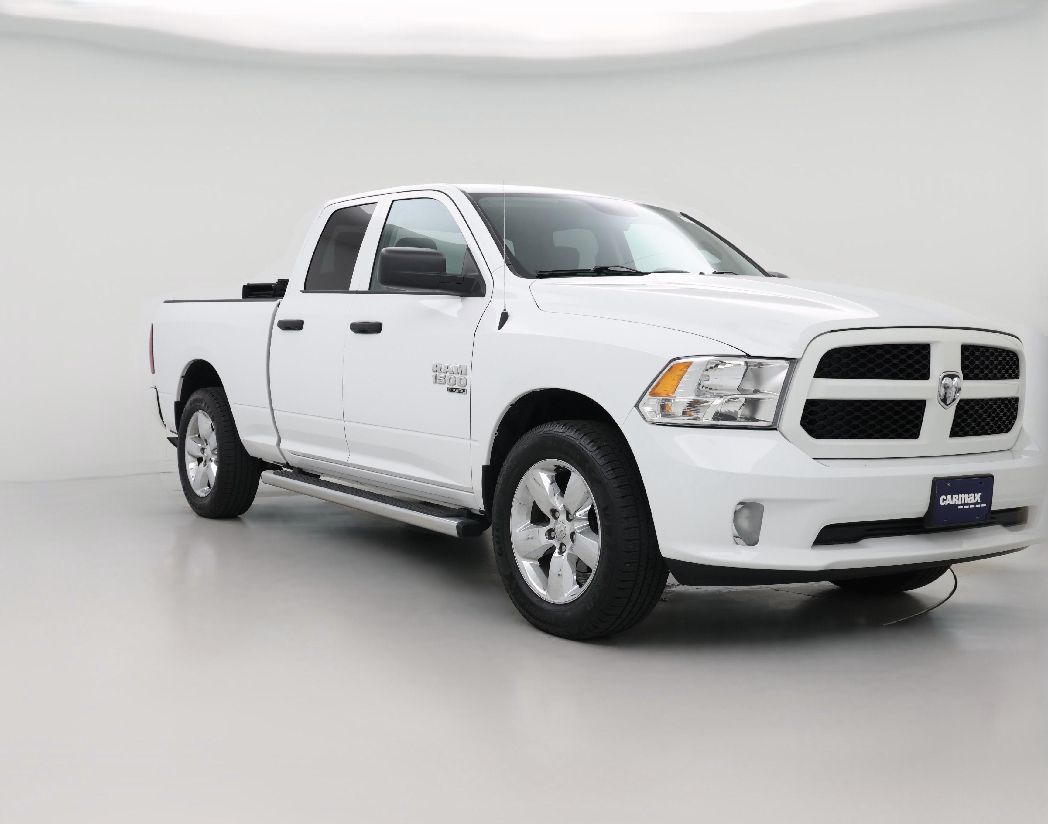 Thumbnail: 2019 RAM 1500 Classic - 1
