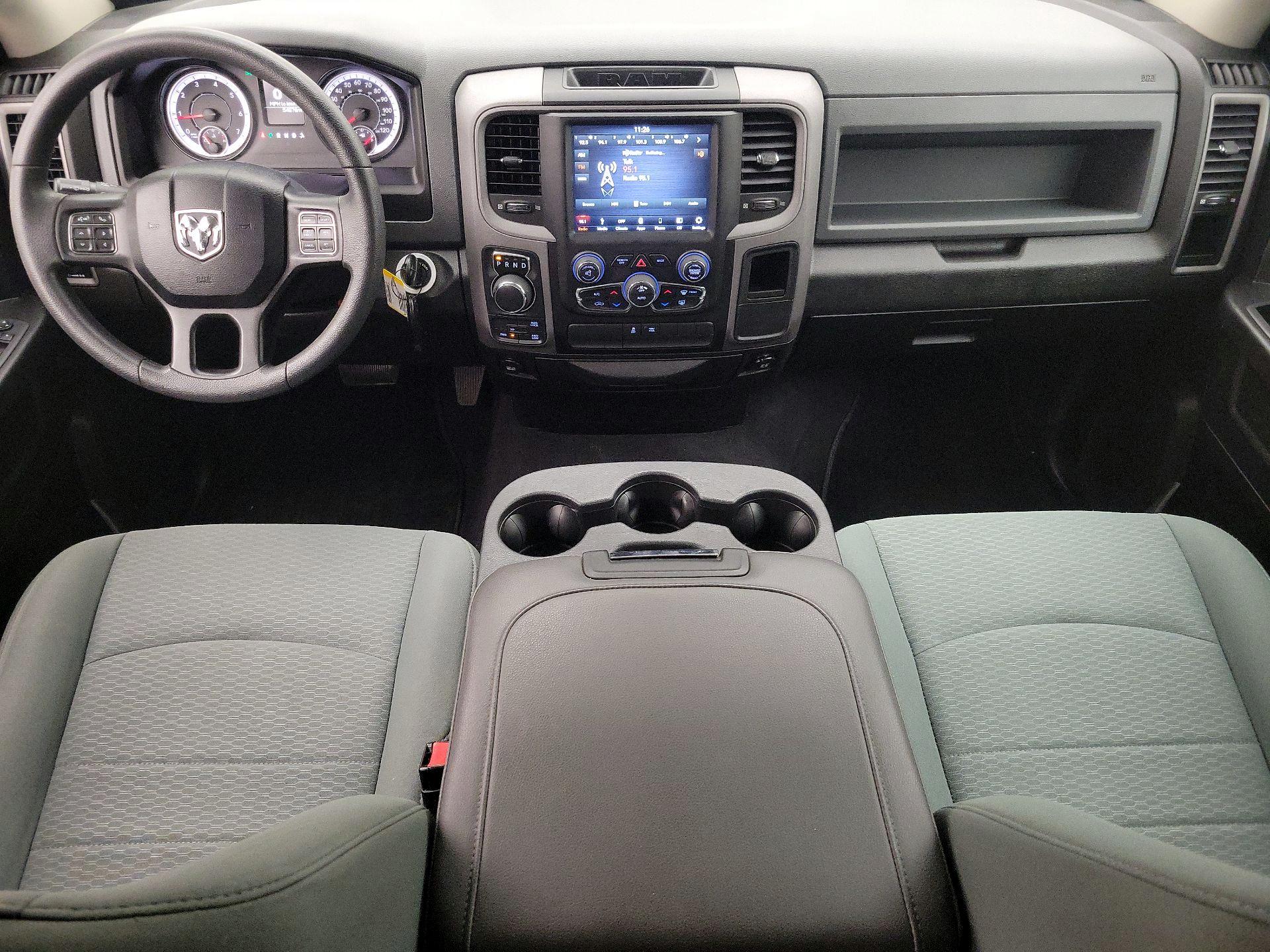 Thumbnail: 2019 RAM 1500 Classic - 9
