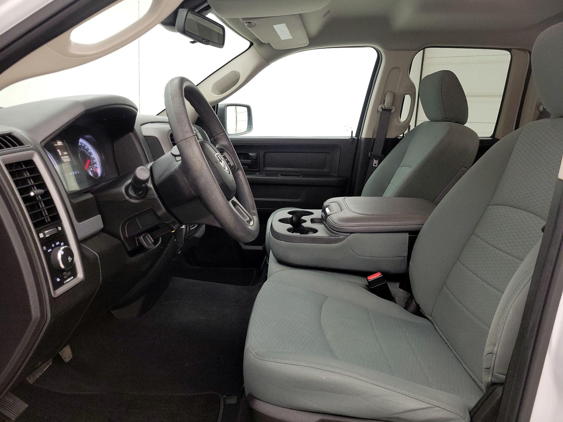 Thumbnail: 2019 RAM 1500 Classic - 11
