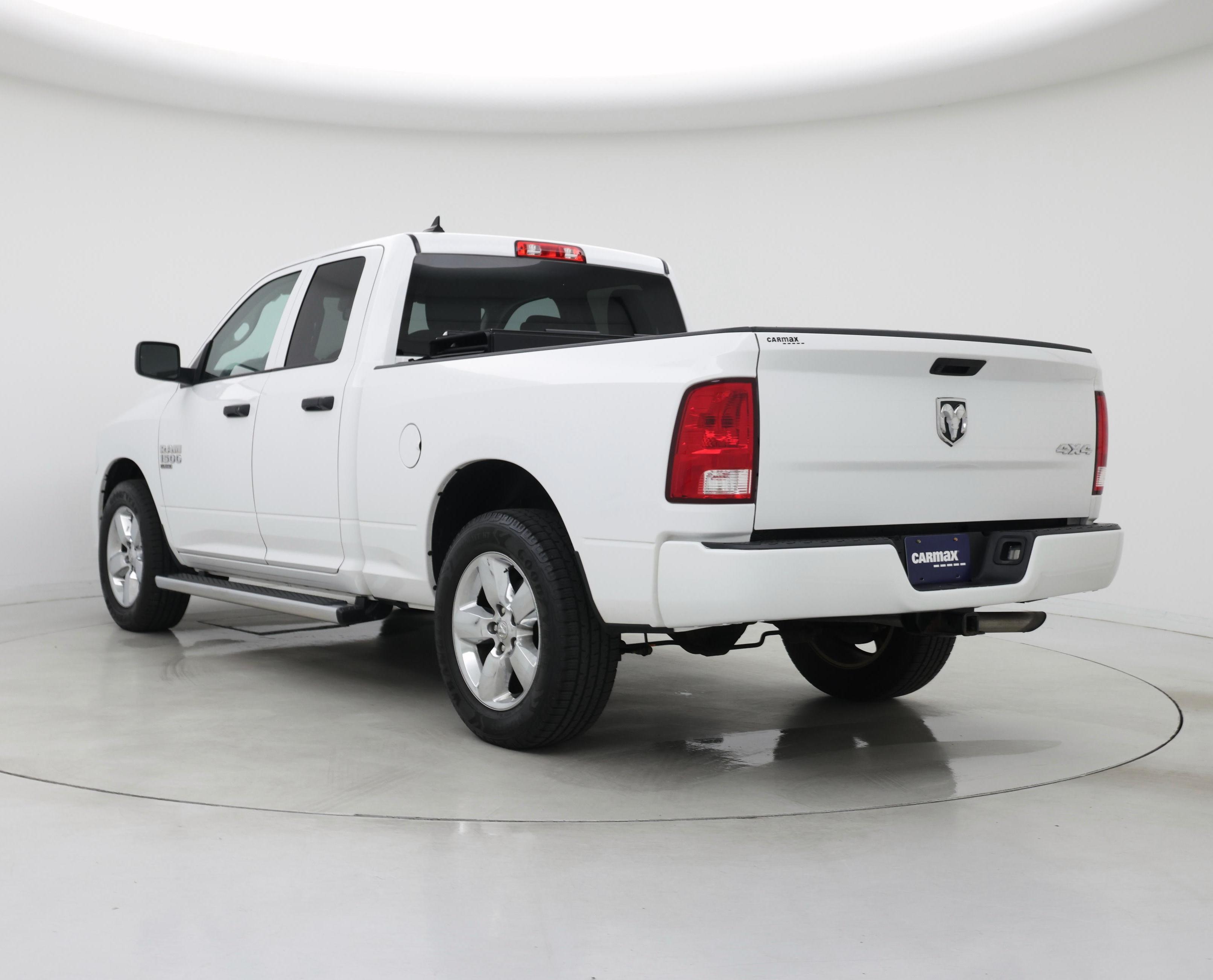 Thumbnail: 2019 RAM 1500 Classic - 2