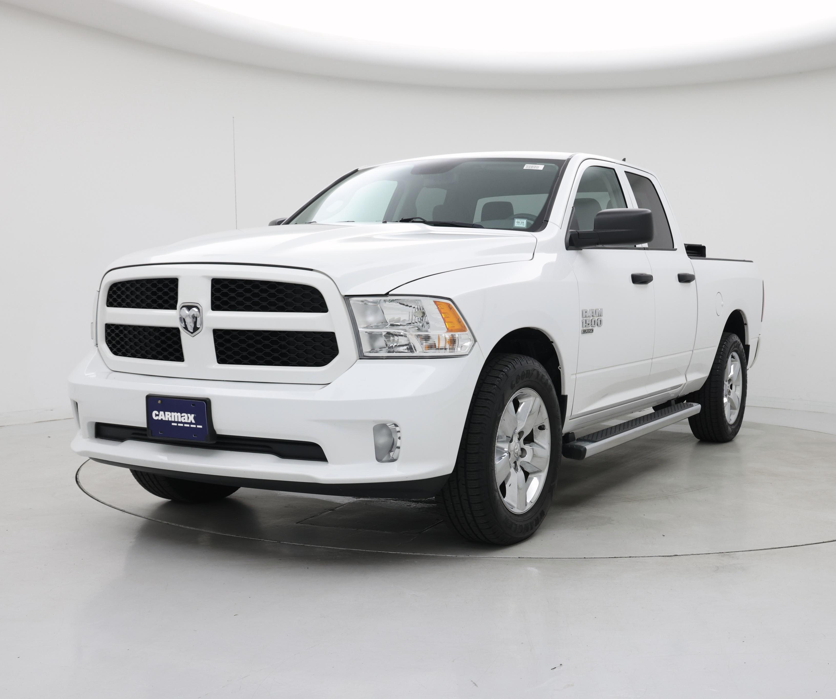 Thumbnail: 2019 RAM 1500 Classic - 4